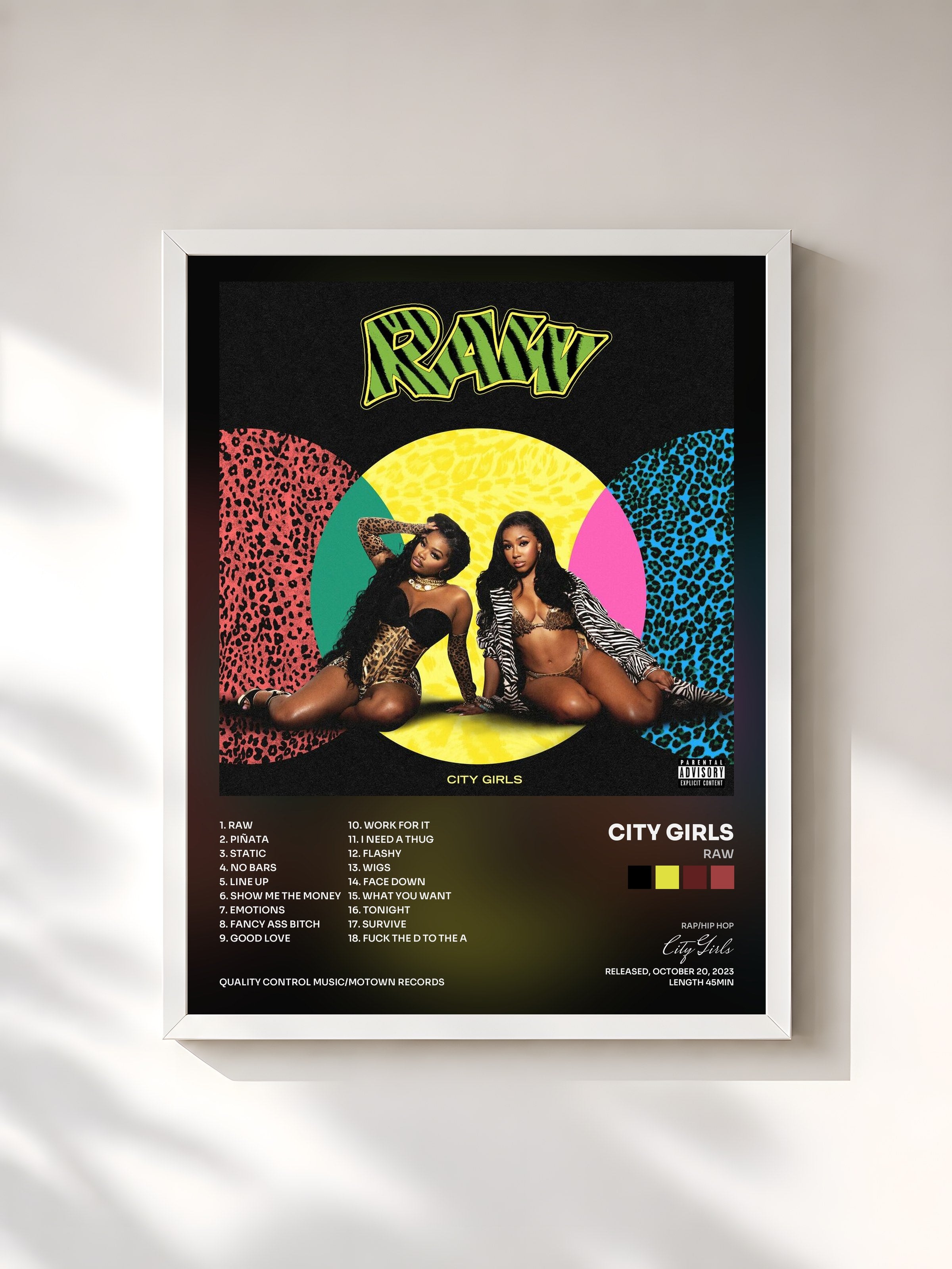#blanc Tableau de l'album RAW de City Girls, cadre blanc, imprimé et encadré en France