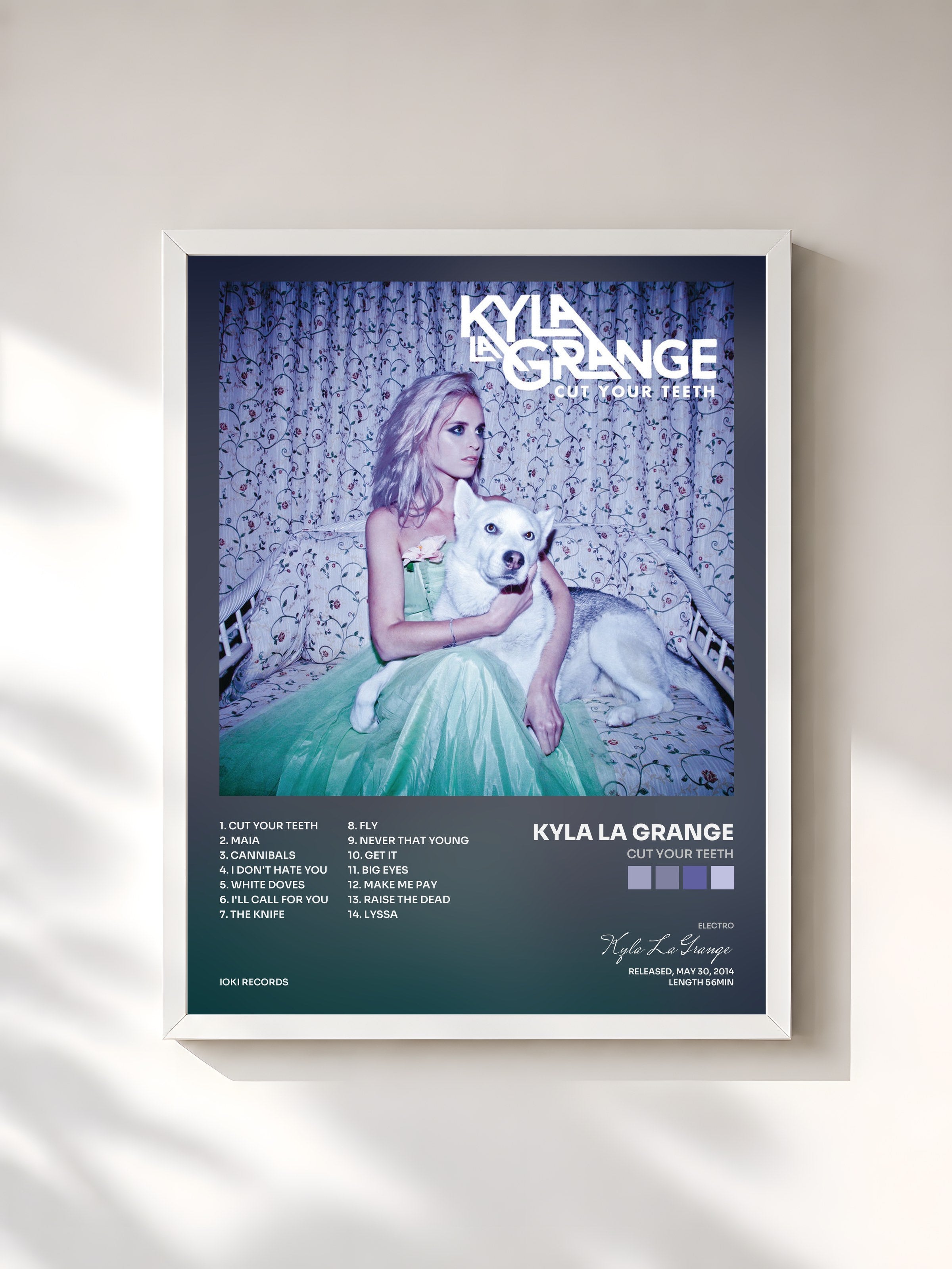 #blanc Tableau de l'album Cut Your Teeth de Kyla La Grange, cadre blanc, imprimé et encadré en France