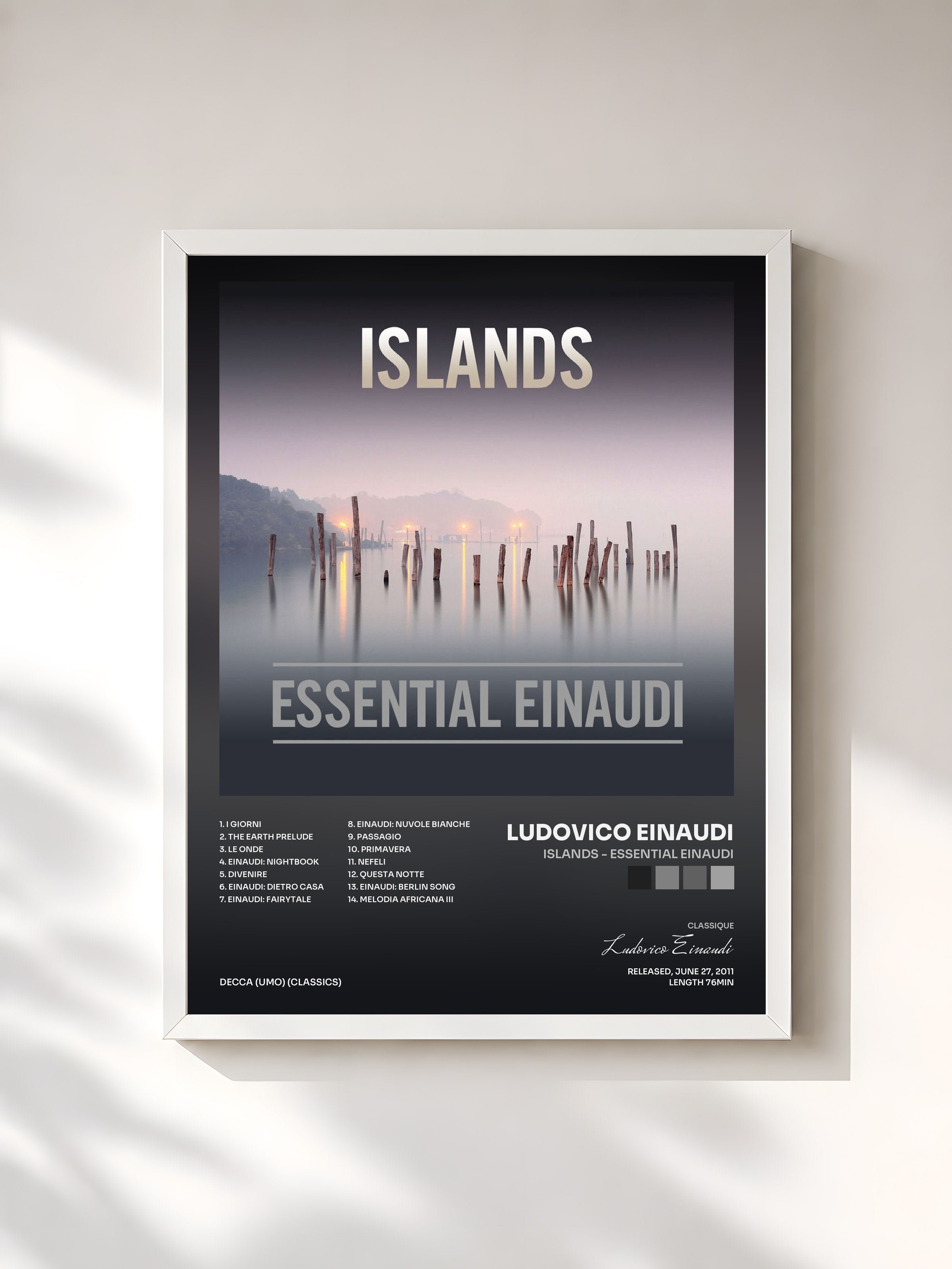 #blanc Tableau de l'album Islands - Essential Einaudi de Ludovico Einaudi, cadre blanc, imprimé et encadré en France