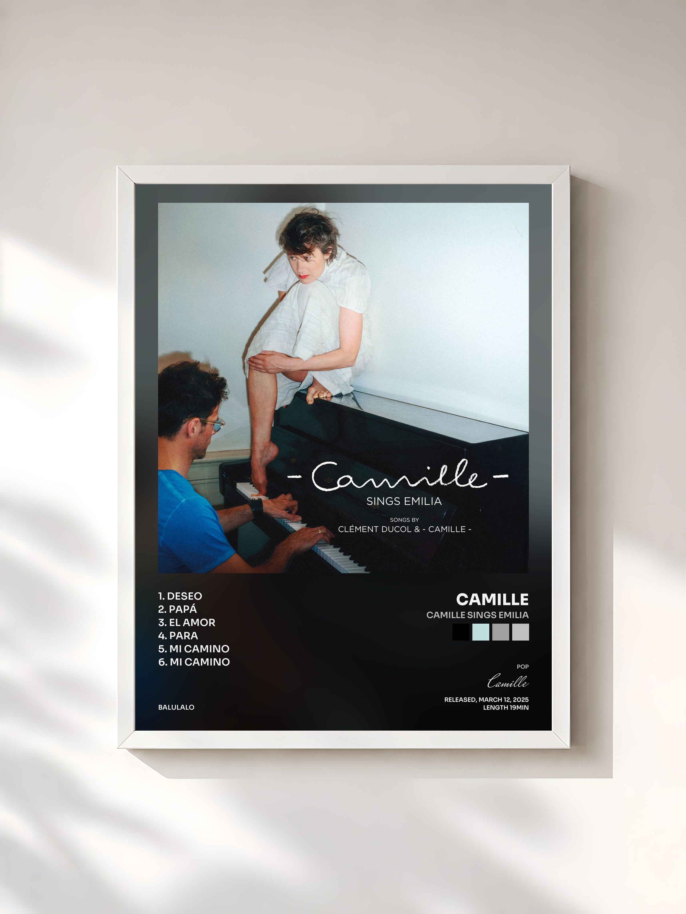 #blanc Tableau de l'album Camille sings Emilia de Camille, cadre blanc, imprimé et encadré en France
