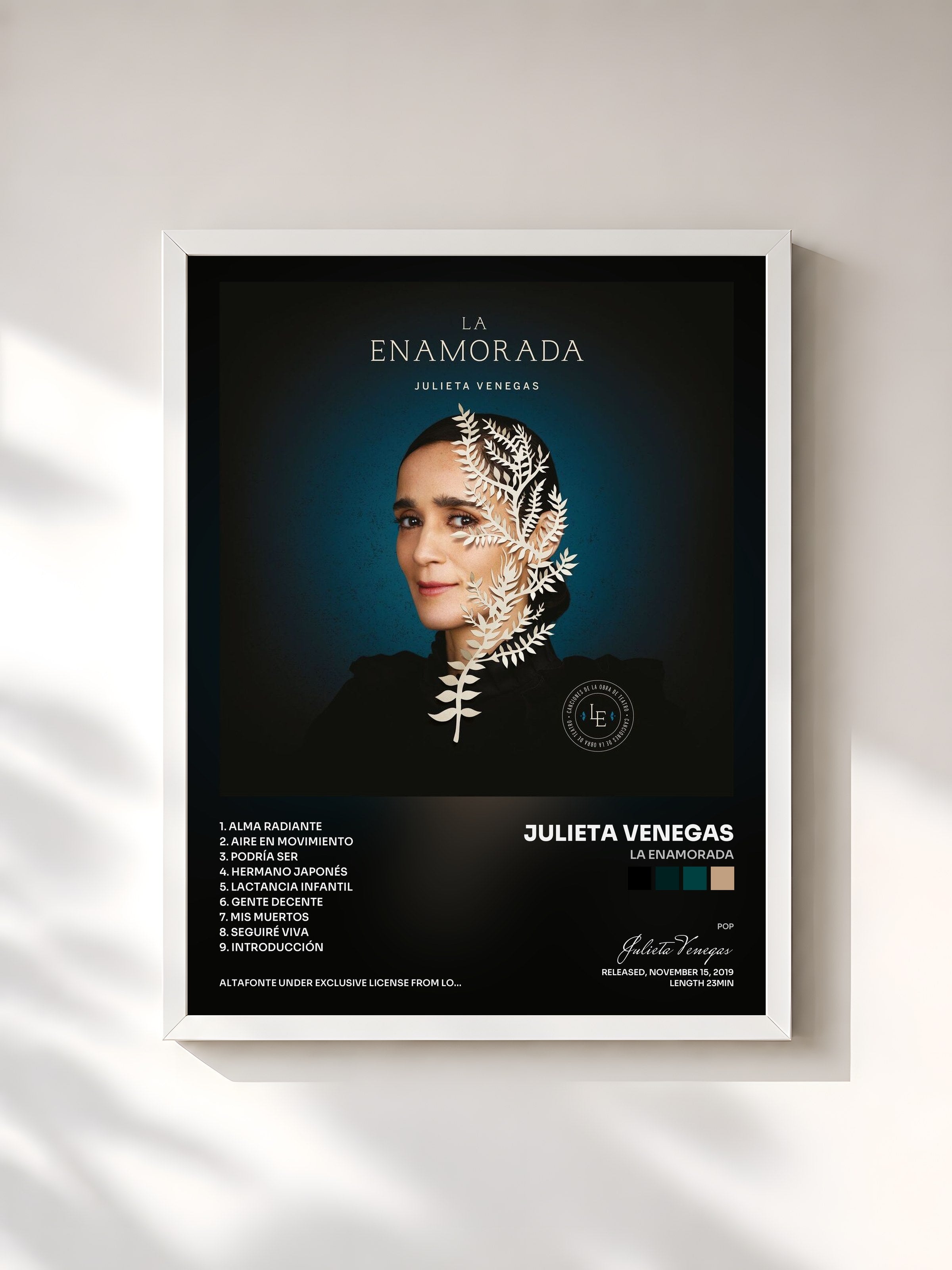 #blanc Tableau de l'album La Enamorada de Julieta Venegas, cadre blanc, imprimé et encadré en France