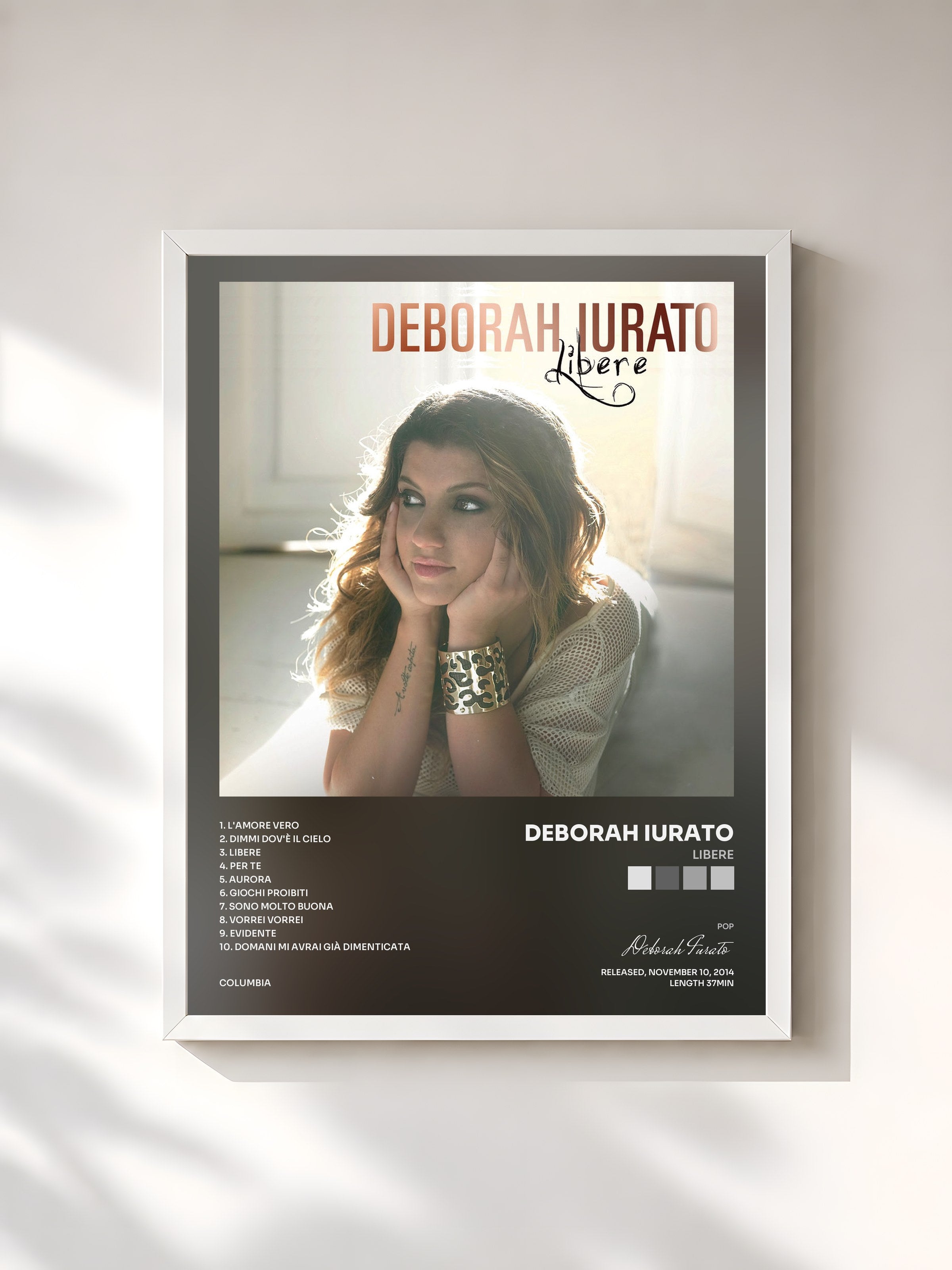 #blanc Tableau de l'album Libere de Deborah Iurato, cadre blanc, imprimé et encadré en France
