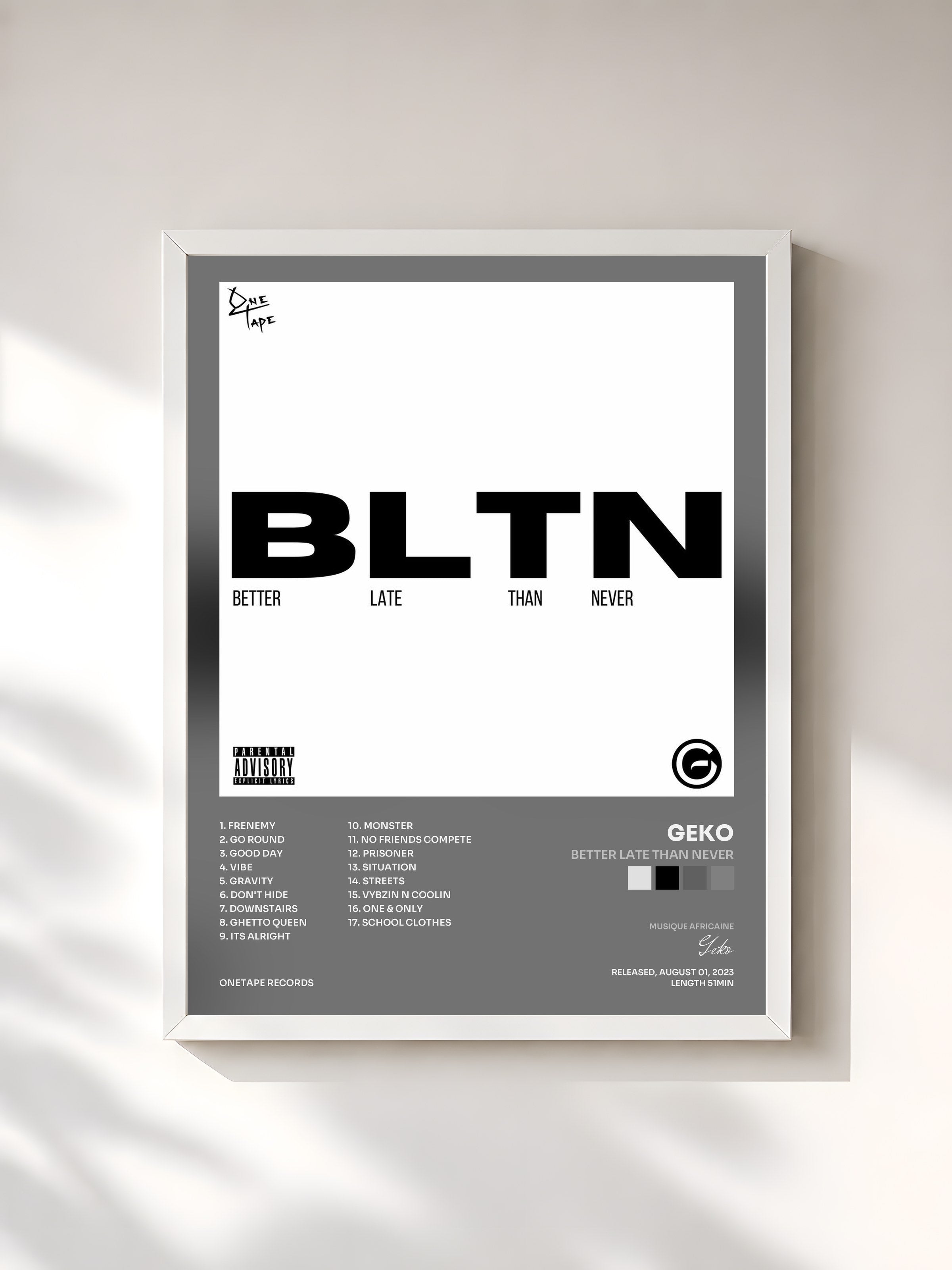 #blanc Tableau de l'album Better Late Than Never de Geko, cadre blanc, imprimé et encadré en France