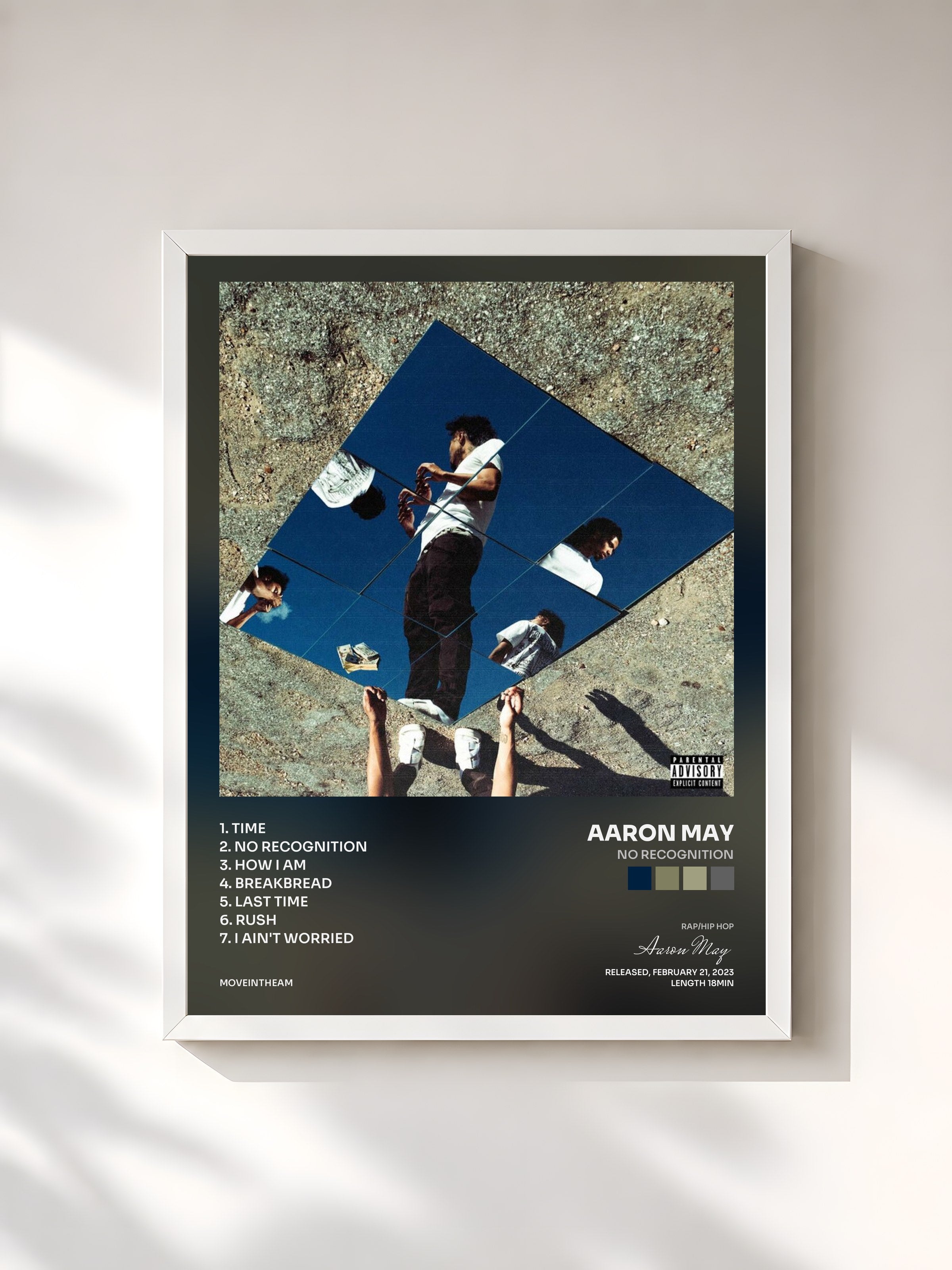 #blanc Tableau de l'album No Recognition de Aaron May, cadre blanc, imprimé et encadré en France
