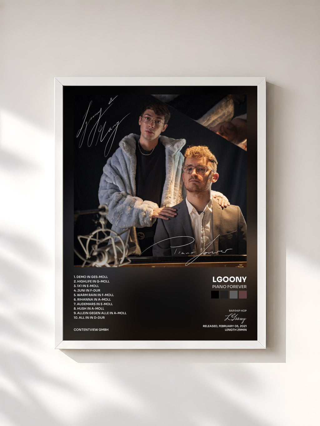 #blanc Piano Forever von LGoony als gerahmter Kunstdruck, weißer Rahmen, gedruckt und gerahmt in Frankreich