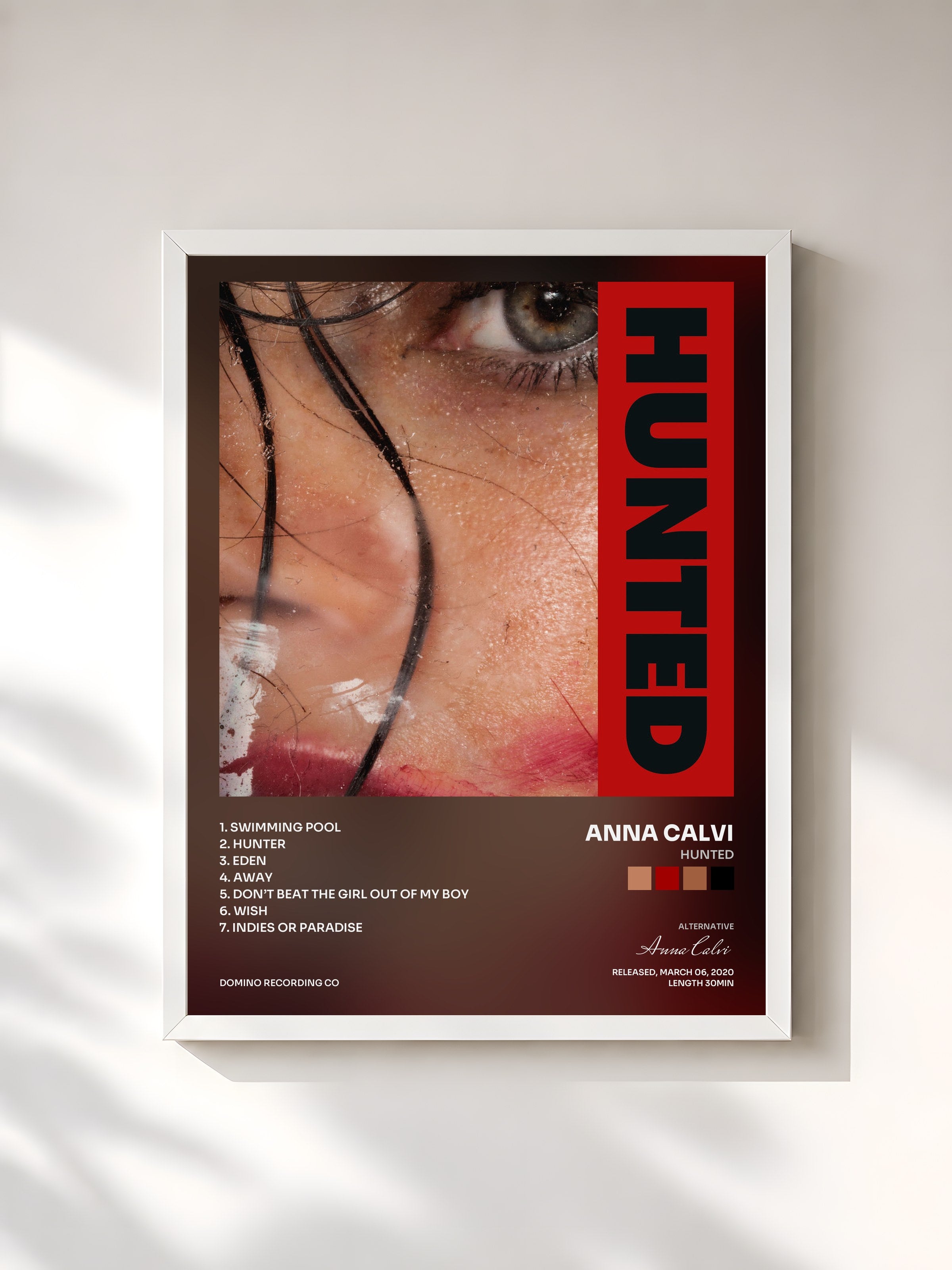 #blanc Tableau de l'album Hunted de Anna Calvi, cadre blanc, imprimé et encadré en France