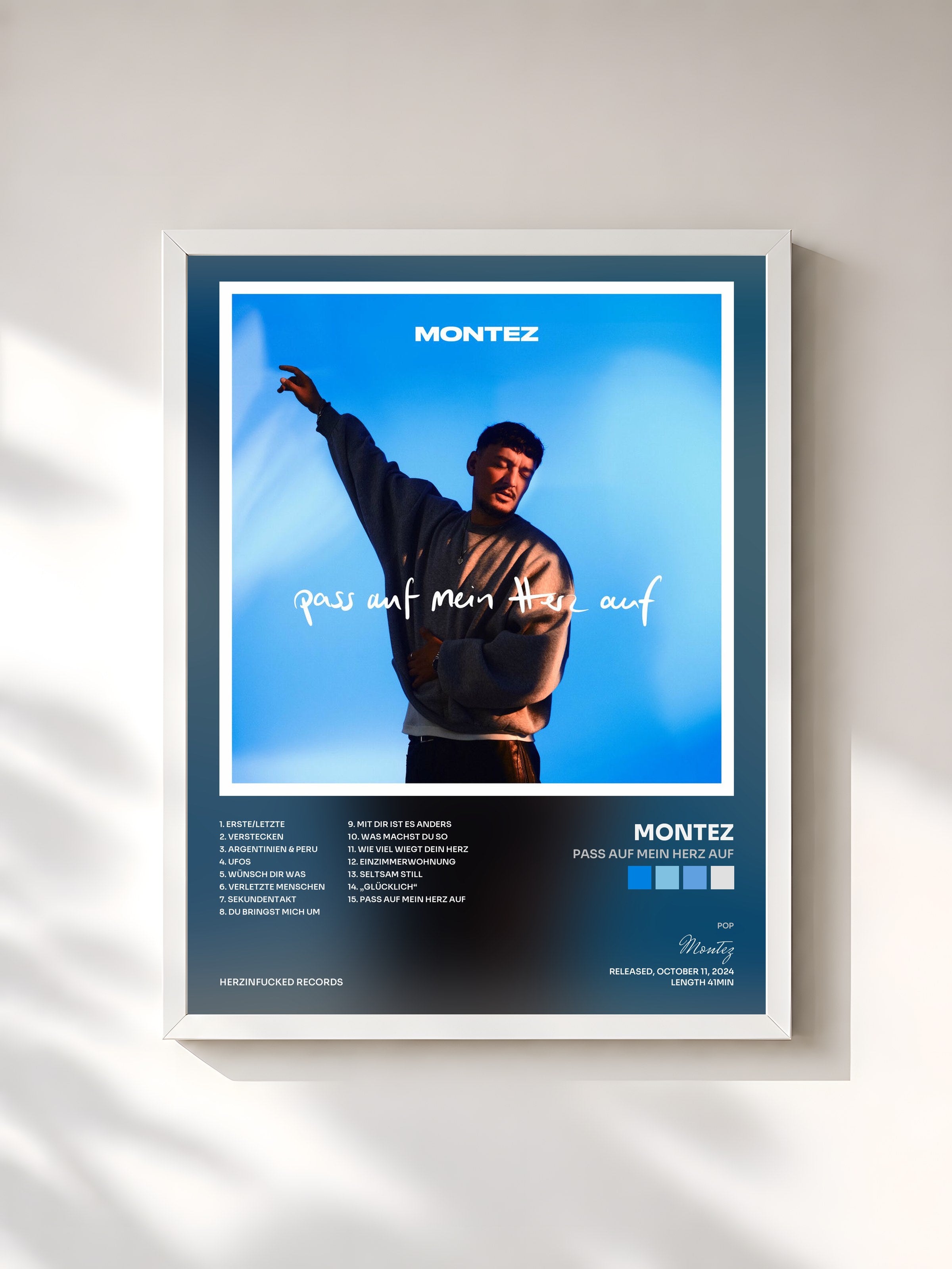 #blanc Tableau de l'album pass auf mein herz auf de Montez, cadre blanc, imprimé et encadré en France