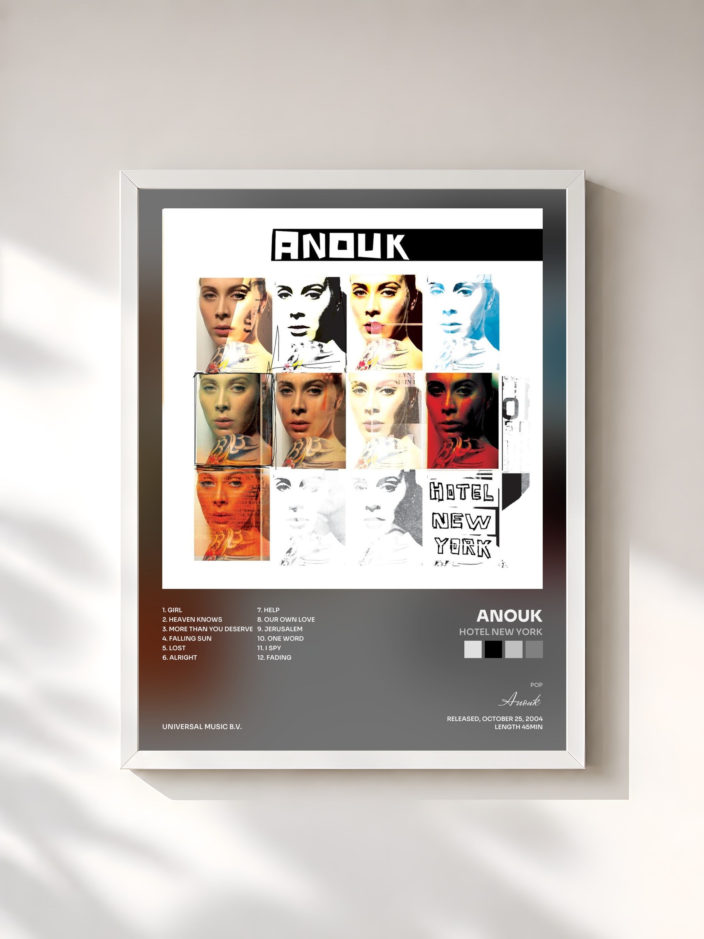 #blanc Tableau de l'album Hotel New York de Anouk, cadre blanc, imprimé et encadré en France
