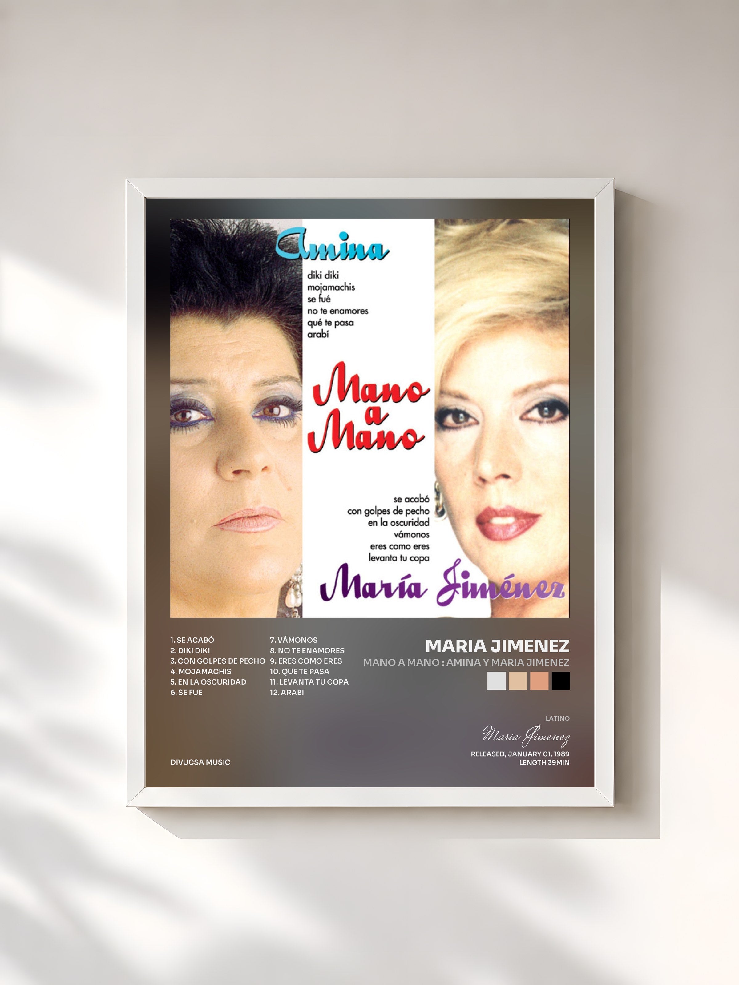 #blanc Tableau de l'album Mano a Mano : Amina y Maria Jimenez de Maria Jimenez, cadre blanc, imprimé et encadré en France