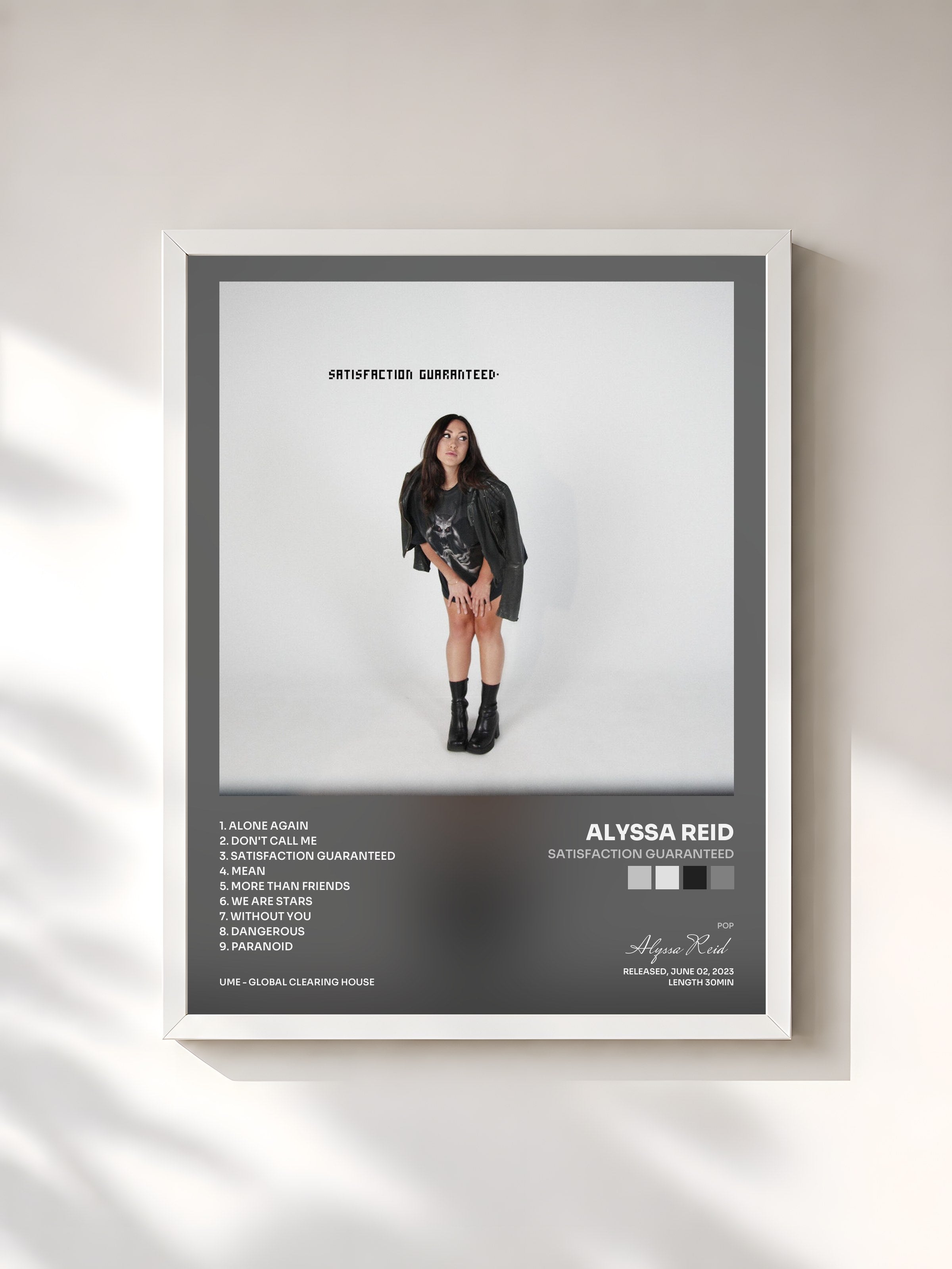 #blanc Tableau de l'album Satisfaction Guaranteed de Alyssa Reid, cadre blanc, imprimé et encadré en France