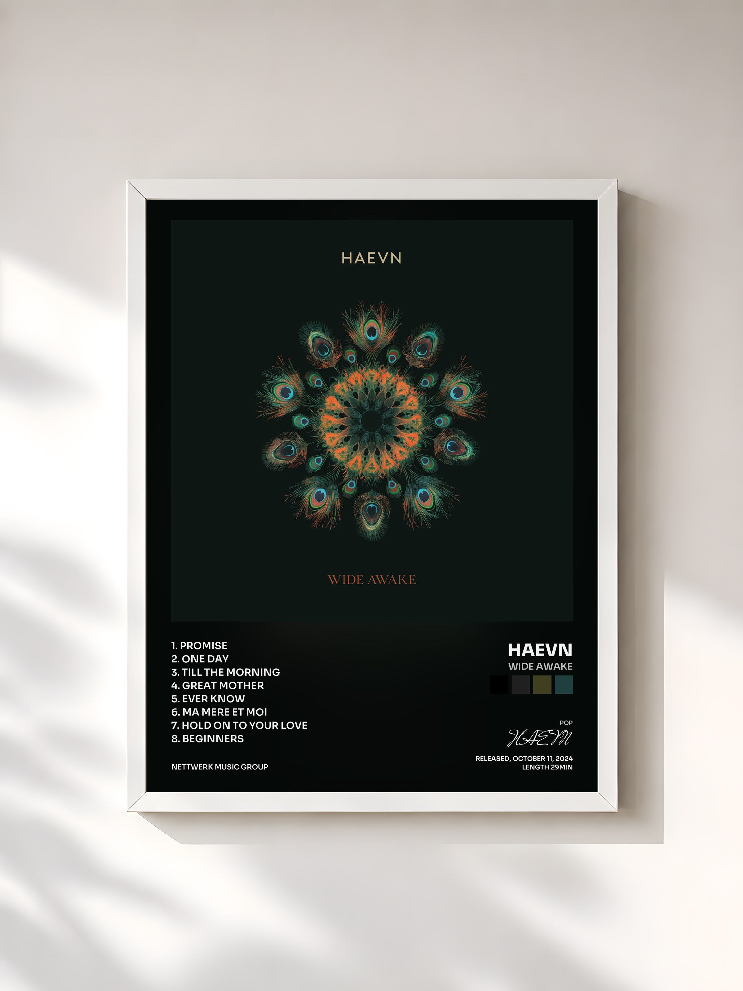 #blanc Tableau de l'album Wide Awake de HAEVN, cadre blanc, imprimé et encadré en France