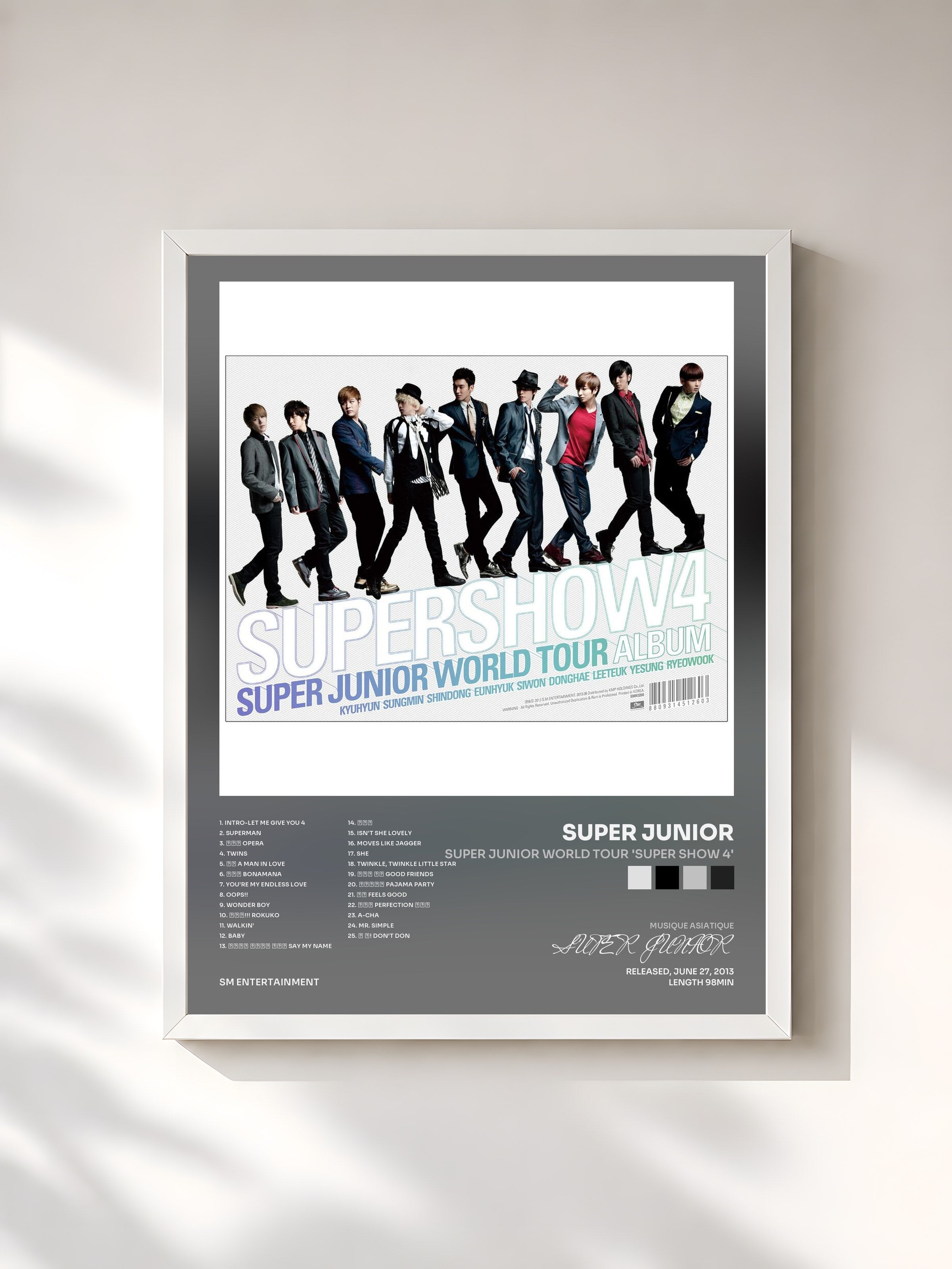 #blanc Tableau de l'album Super Junior World Tour 'Super Show 4' de SUPER JUNIOR, cadre blanc, imprimé et encadré en France