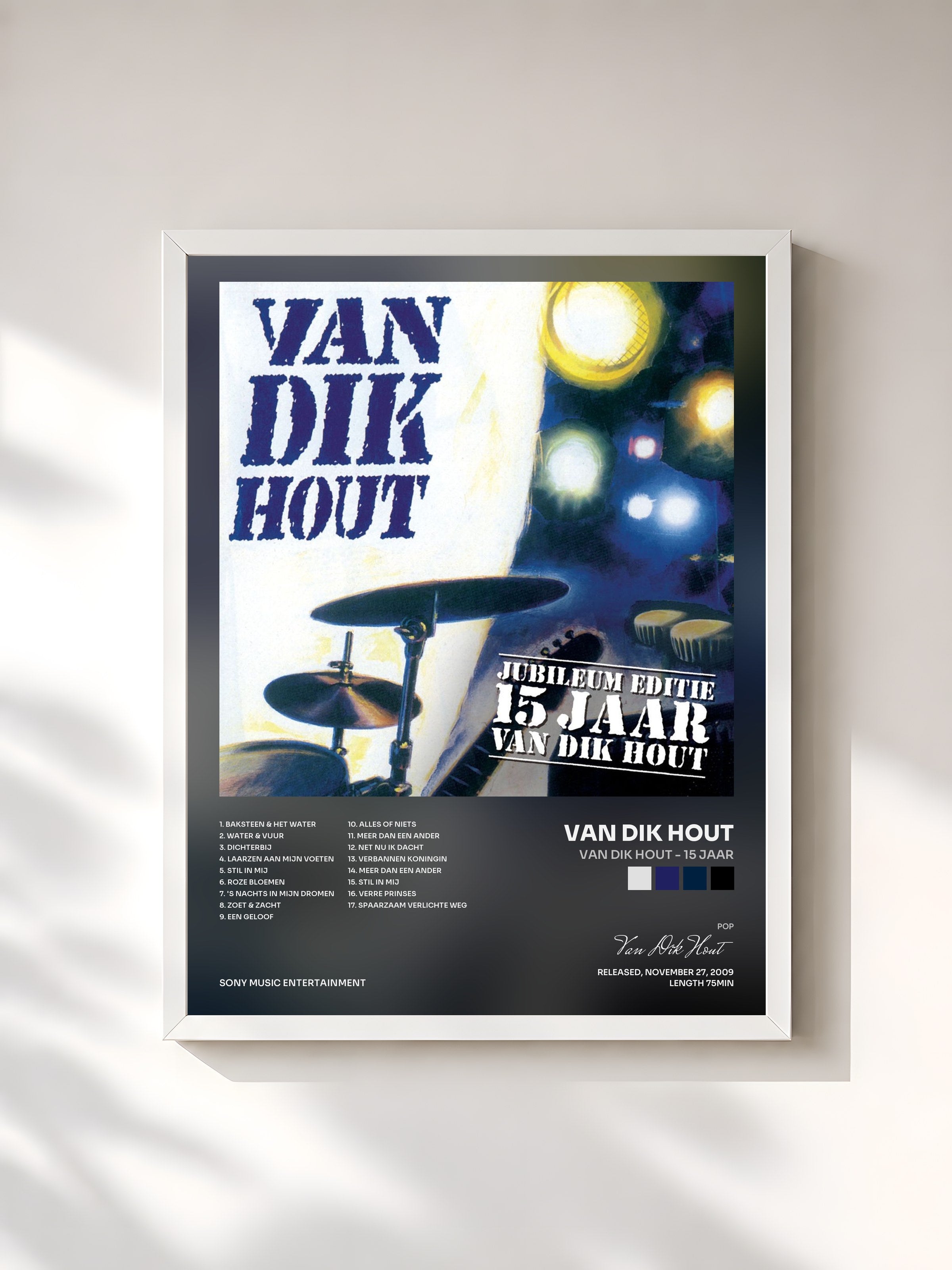 #blanc Tableau de l'album Van Dik Hout - 15 Jaar de Van Dik Hout, cadre blanc, imprimé et encadré en France