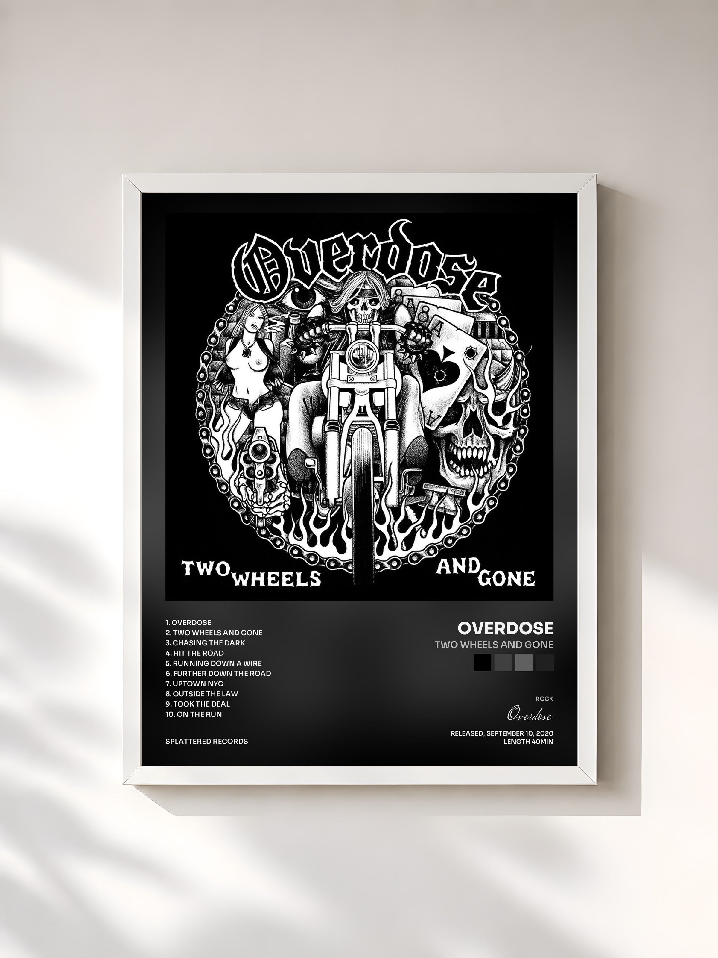 #blanc Tableau de l'album Two Wheels and Gone de Overdose, cadre blanc, imprimé et encadré en France