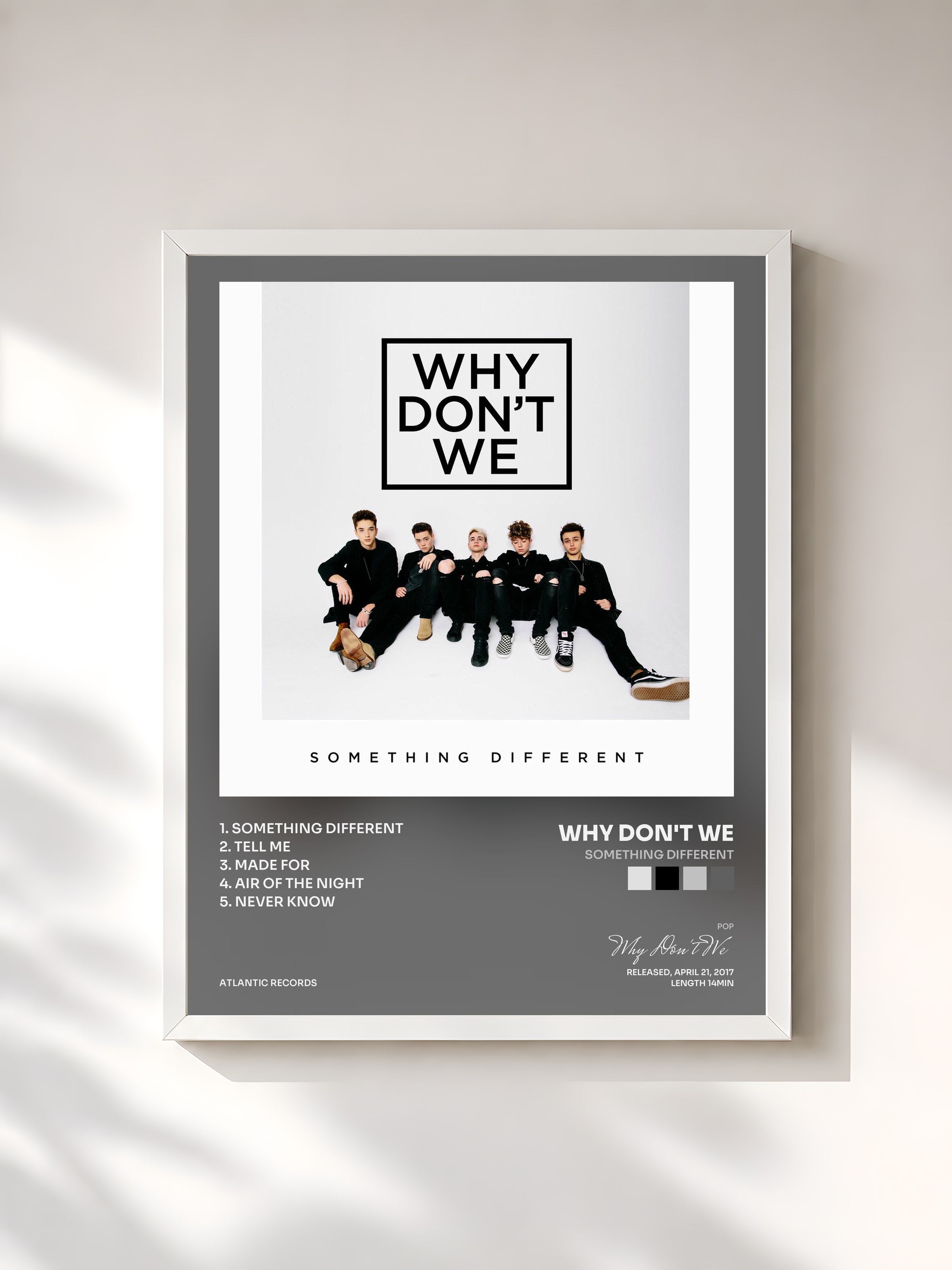 #blanc Tableau de l'album Something Different de Why Don't We, cadre blanc, imprimé et encadré en France