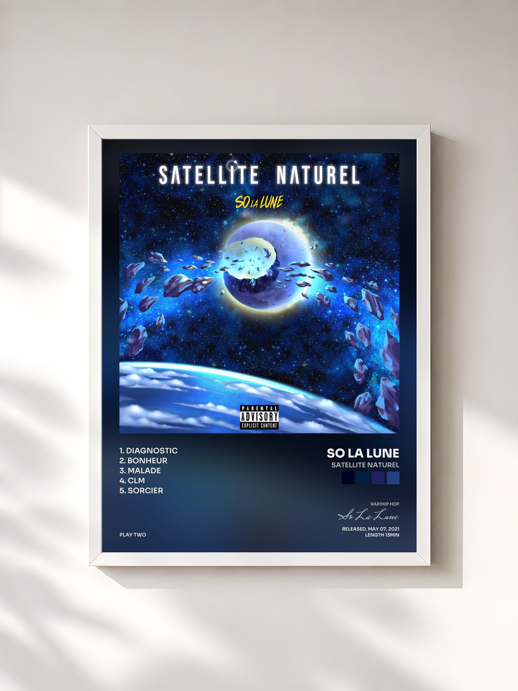 #blanc Tableau de l'album Satellite naturel de So La Lune, cadre blanc, imprimé et encadré en France