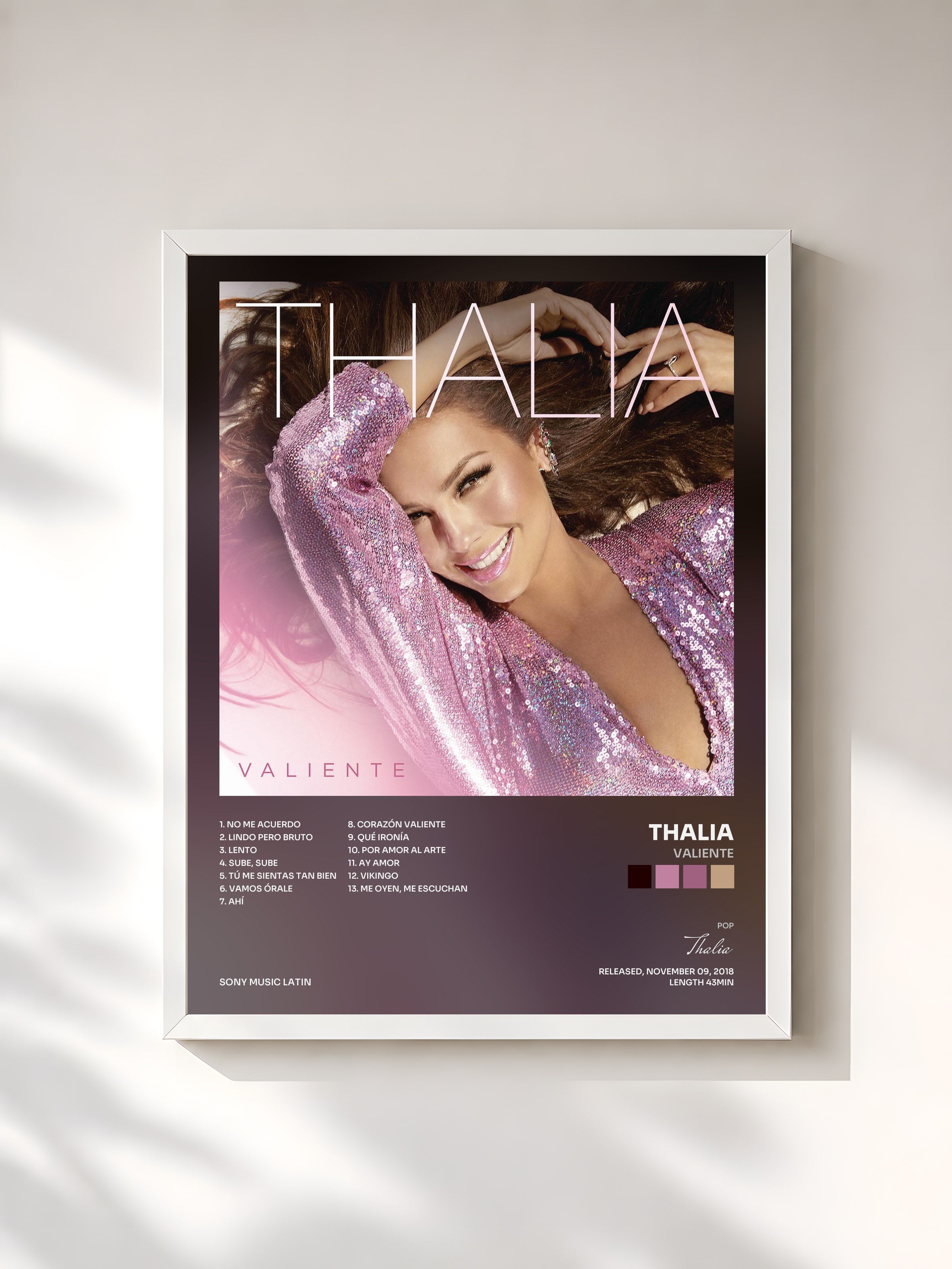#blanc Tableau de l'album Valiente de Thalia, cadre blanc, imprimé et encadré en France