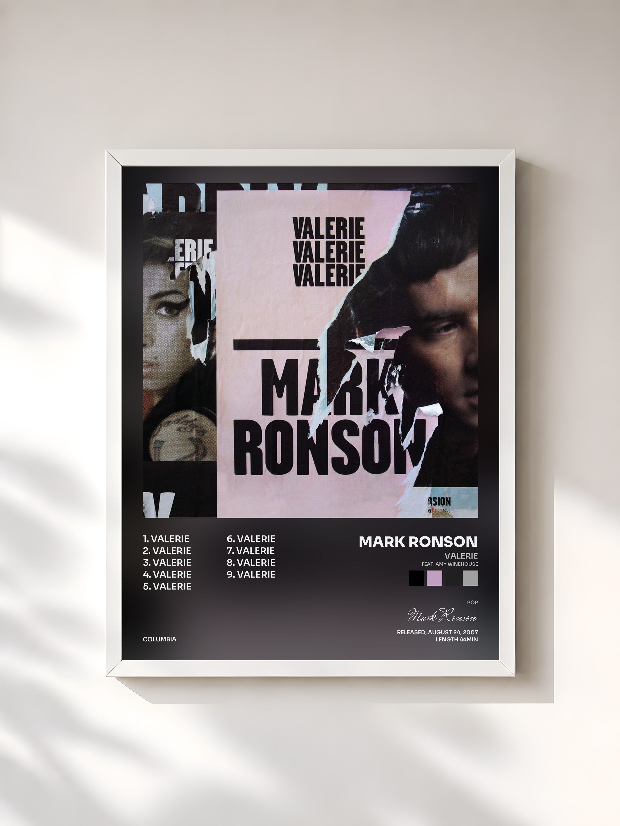#blanc Tableau de l'album Valerie (feat. Amy Winehouse) de Mark Ronson, cadre blanc, imprimé et encadré en France