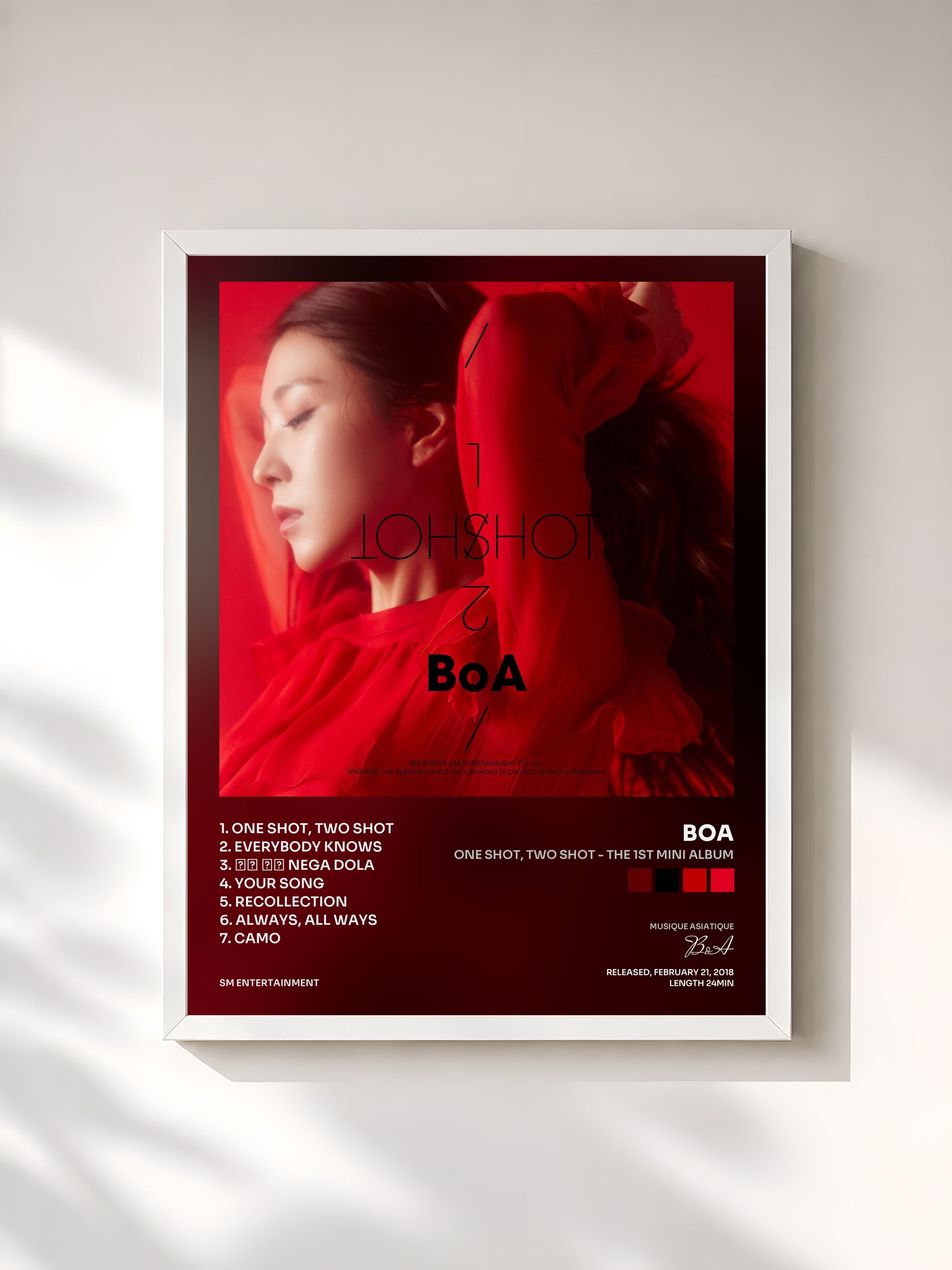 #blanc Tableau de l'album ONE SHOT, TWO SHOT - The 1st Mini Album de BoA, cadre blanc, imprimé et encadré en France