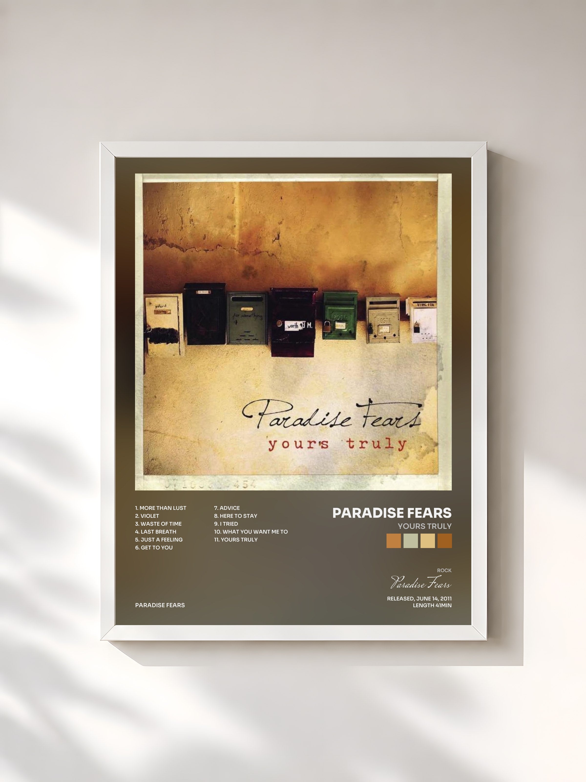 #blanc Tableau de l'album Yours Truly de Paradise Fears, cadre blanc, imprimé et encadré en France