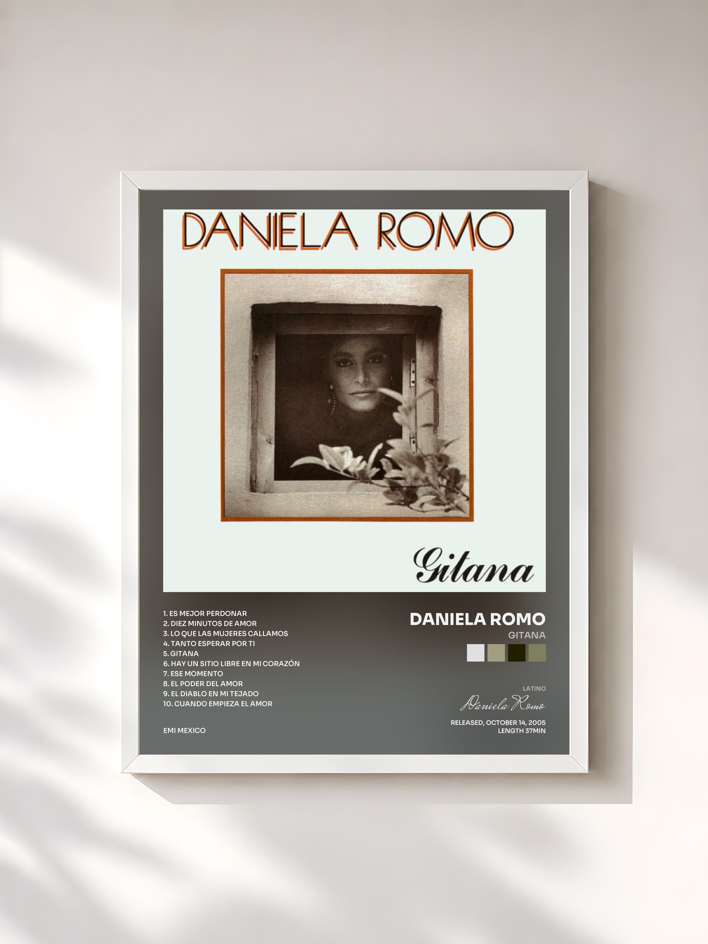 #blanc Tableau de l'album Gitana de Daniela Romo, cadre blanc, imprimé et encadré en France