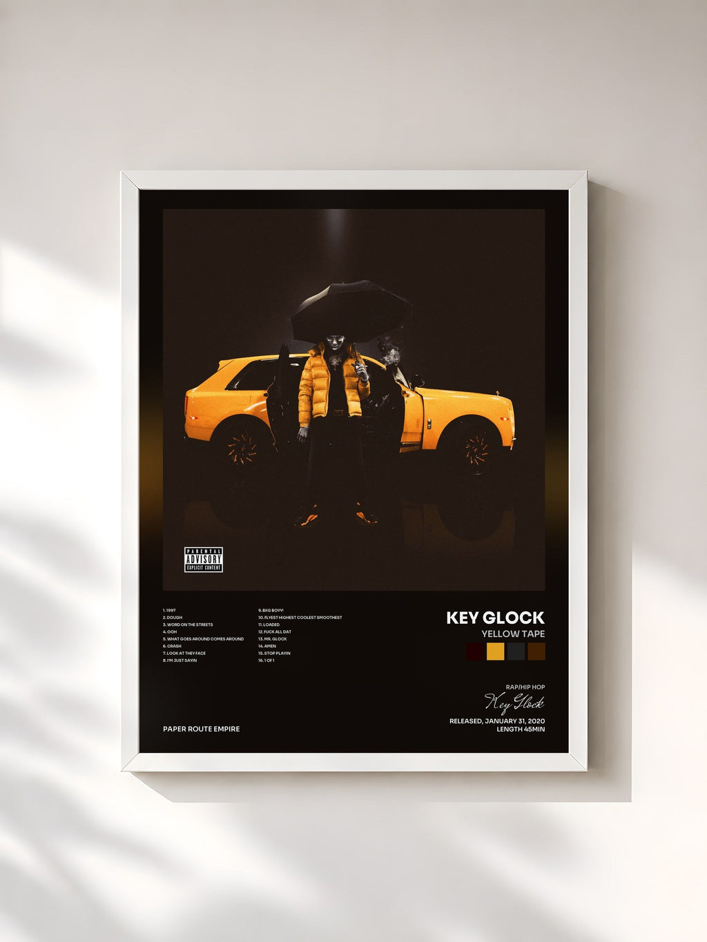 #blanc Yellow Tape von Key Glock als gerahmter Kunstdruck, weißer Rahmen, gedruckt und gerahmt in Frankreich