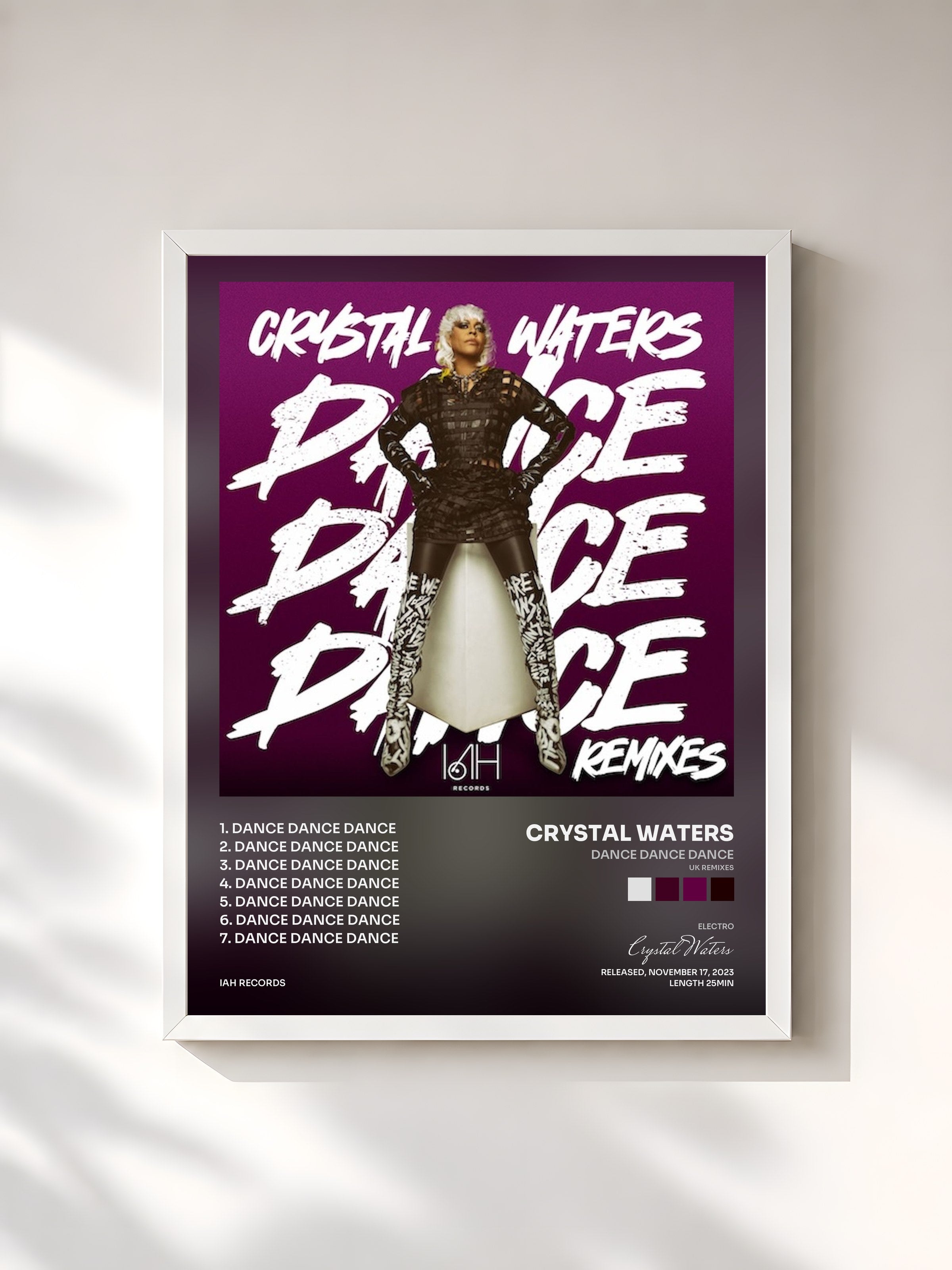 #blanc Tableau de l'album Dance Dance Dance (UK Remixes) de Crystal Waters, cadre blanc, imprimé et encadré en France