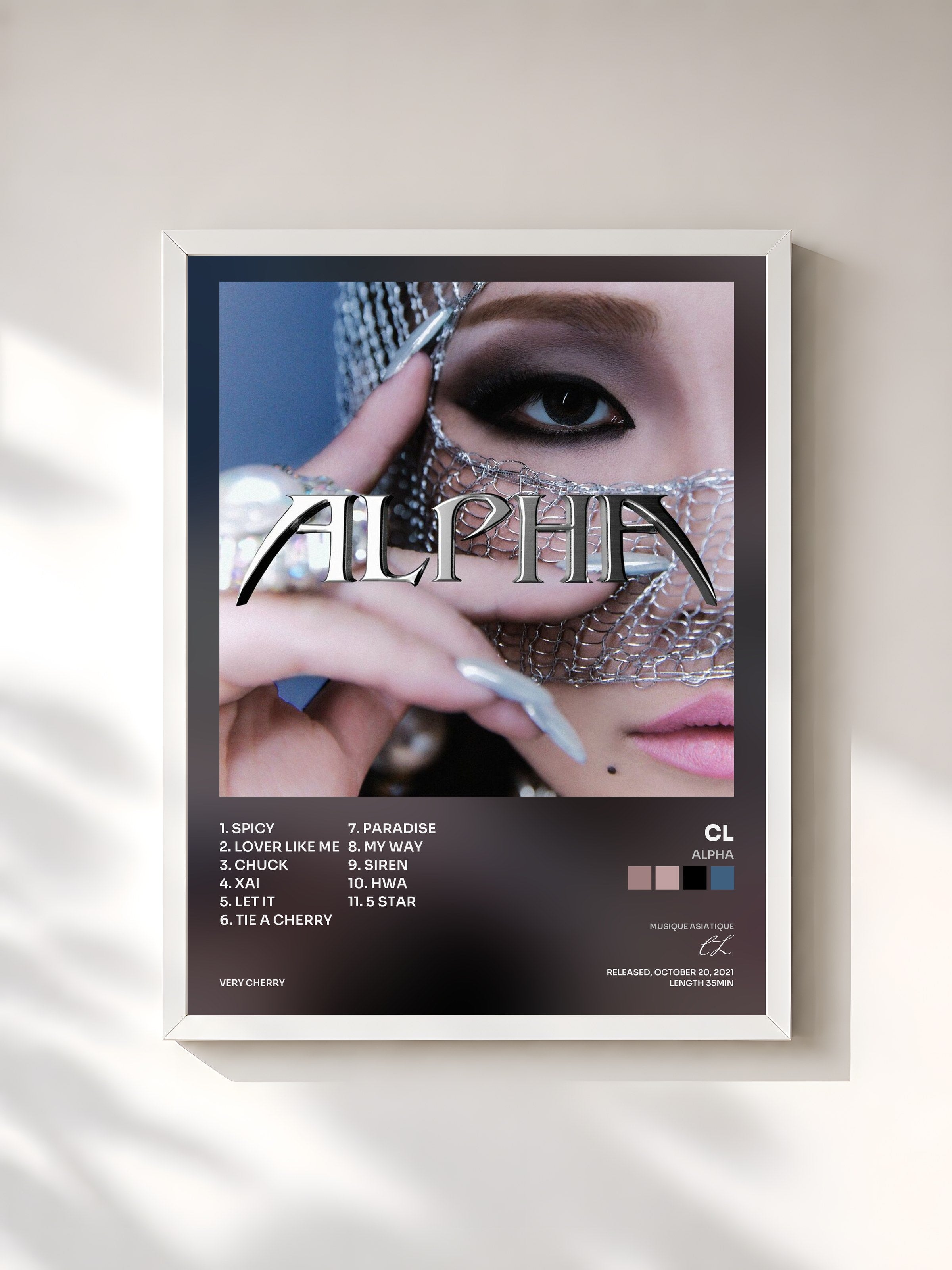 #blanc Tableau de l'album ALPHA de CL, cadre blanc, imprimé et encadré en France