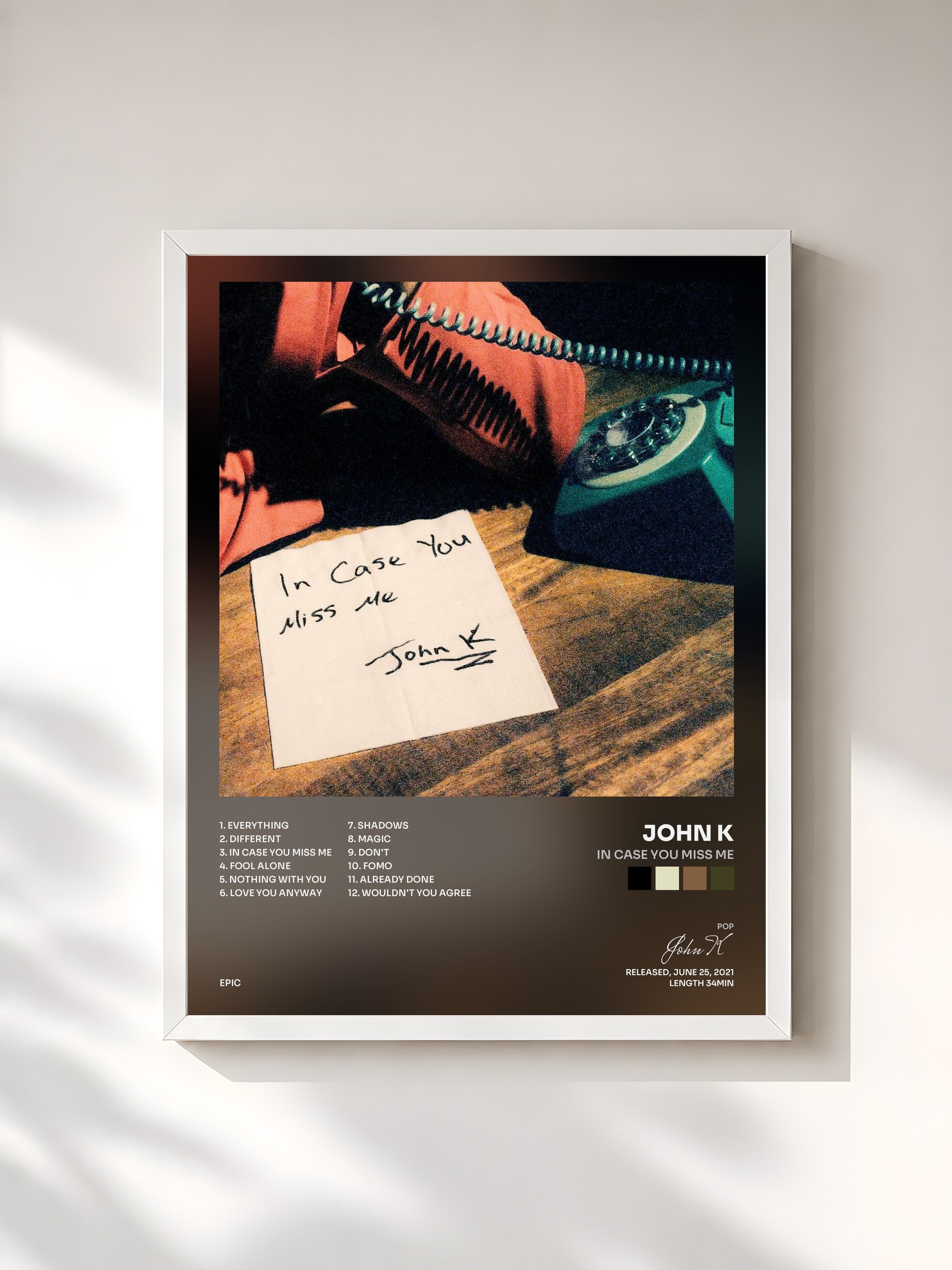 #blanc Tableau de l'album in case you miss me de John K, cadre blanc, imprimé et encadré en France