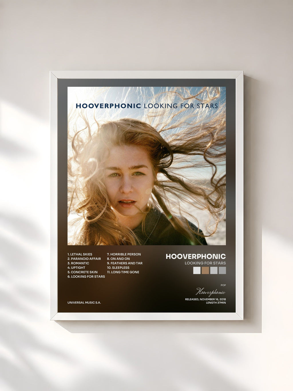 #blanc Looking For Stars von Hooverphonic als gerahmter Kunstdruck, weißer Rahmen, gedruckt und gerahmt in Frankreich