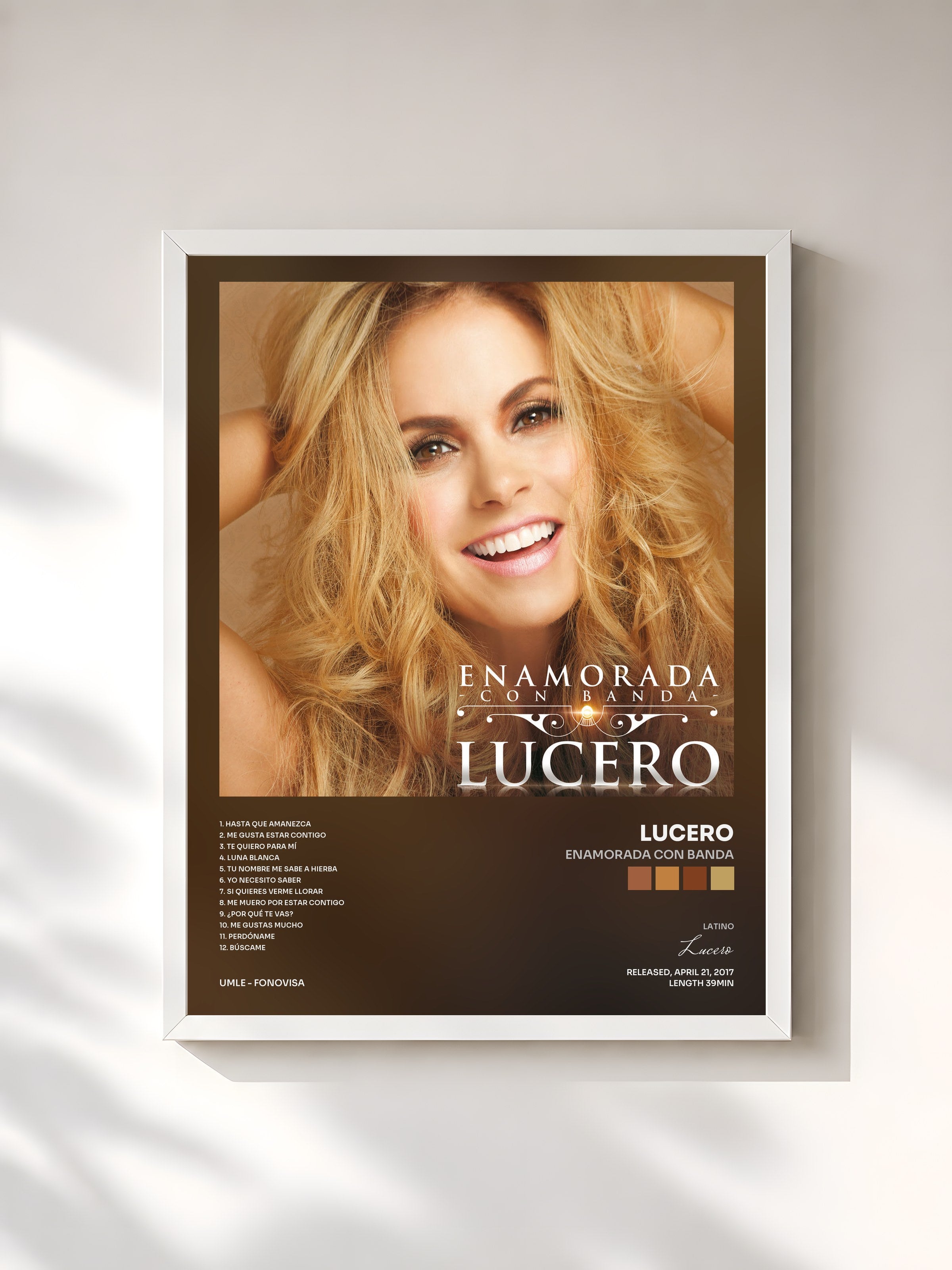 #blanc Tableau de l'album Enamorada Con Banda de Lucero, cadre blanc, imprimé et encadré en France