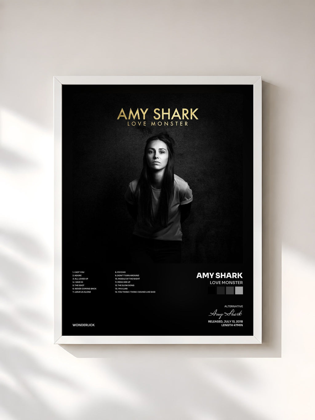 #blanc Love Monster von Amy Shark als gerahmter Kunstdruck, weißer Rahmen, gedruckt und gerahmt in Frankreich