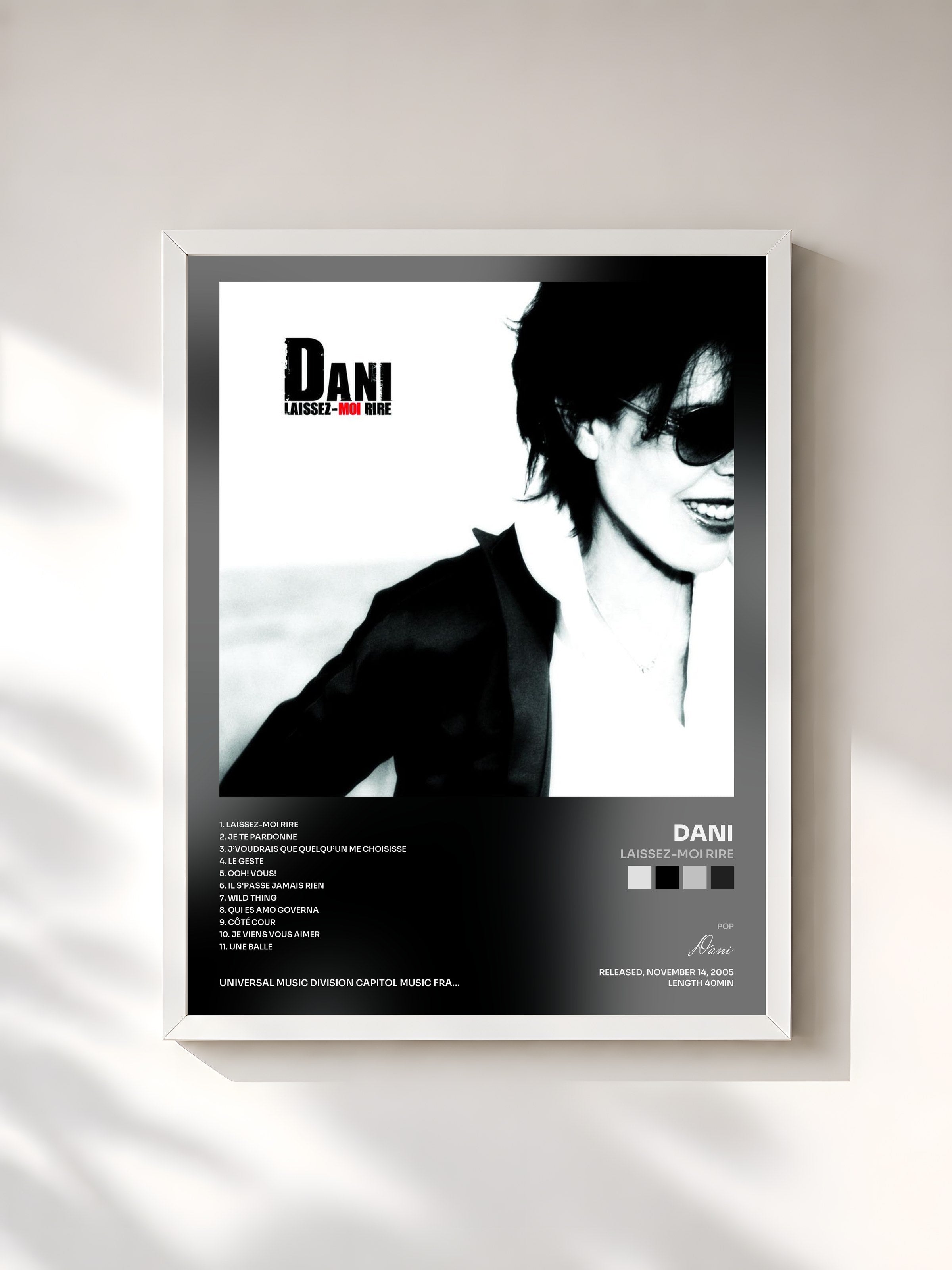 #blanc Tableau de l'album Laissez-Moi Rire de Dani, cadre blanc, imprimé et encadré en France
