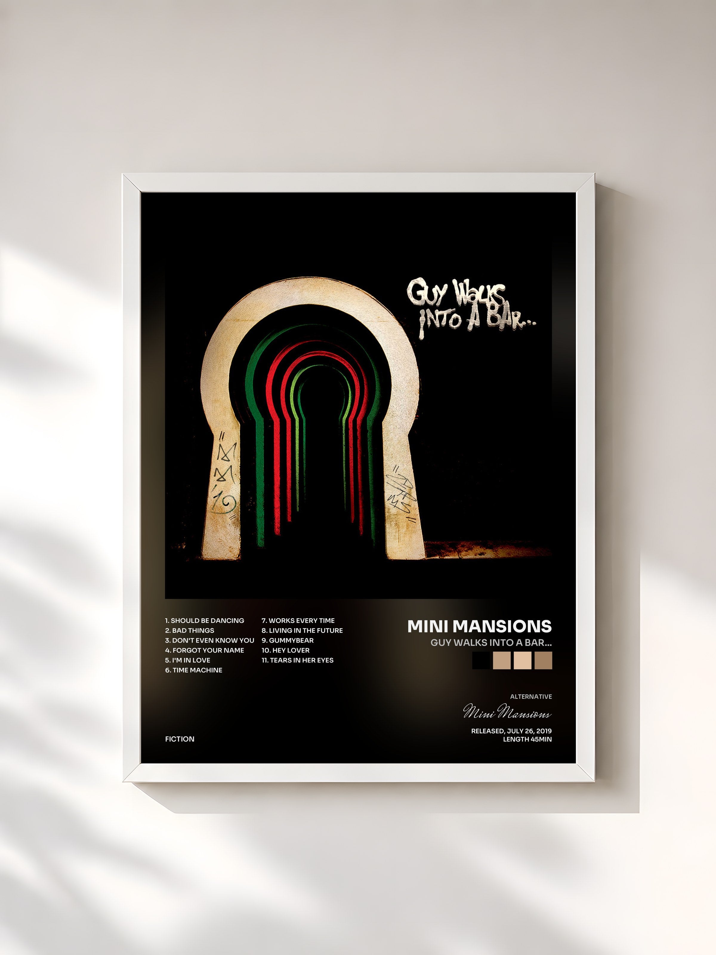 #blanc Tableau de l'album Guy Walks Into A Bar… de Mini Mansions, cadre blanc, imprimé et encadré en France