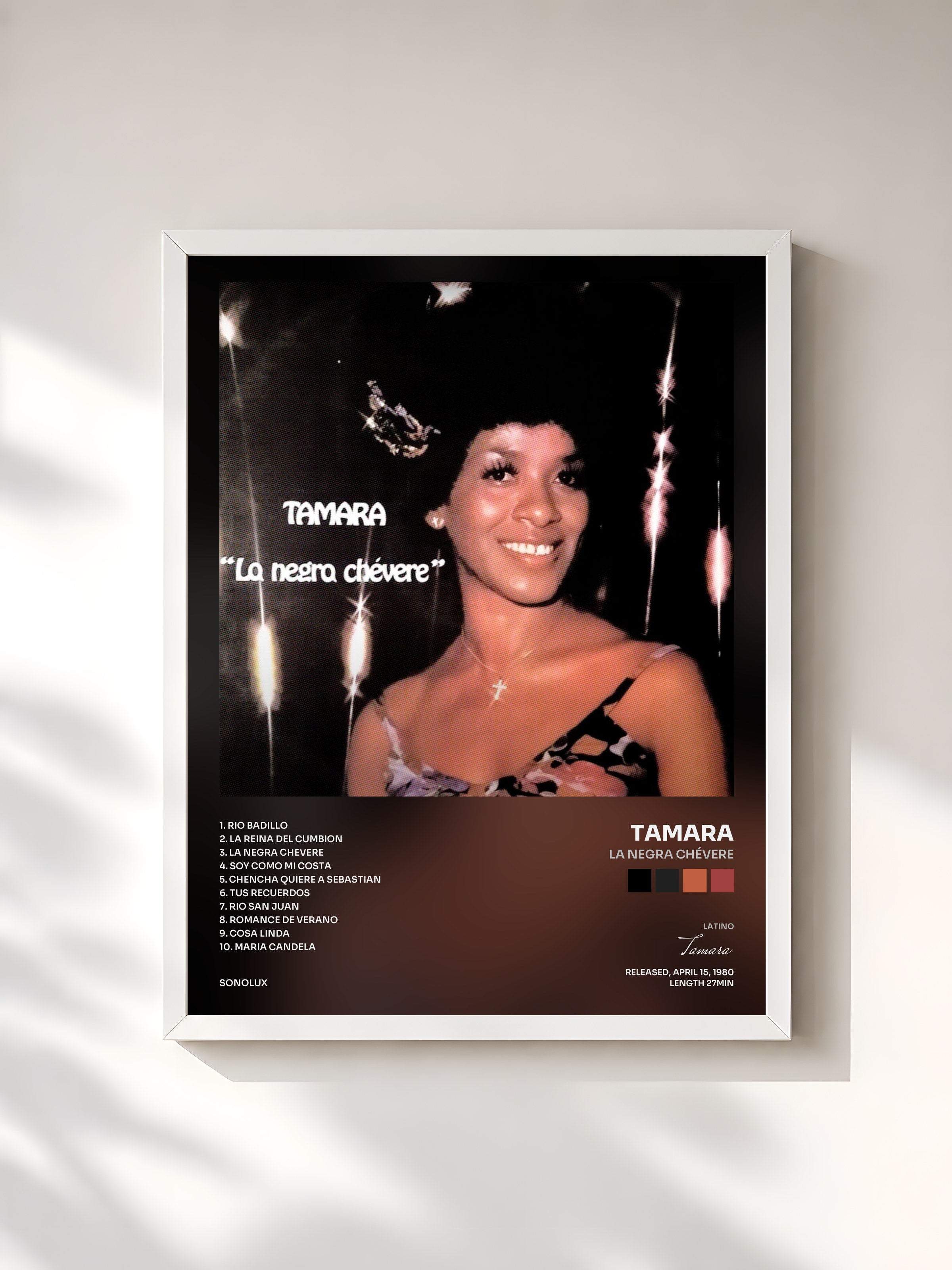 #blanc Tableau de l'album La Negra Chévere de Tamara, cadre blanc, imprimé et encadré en France