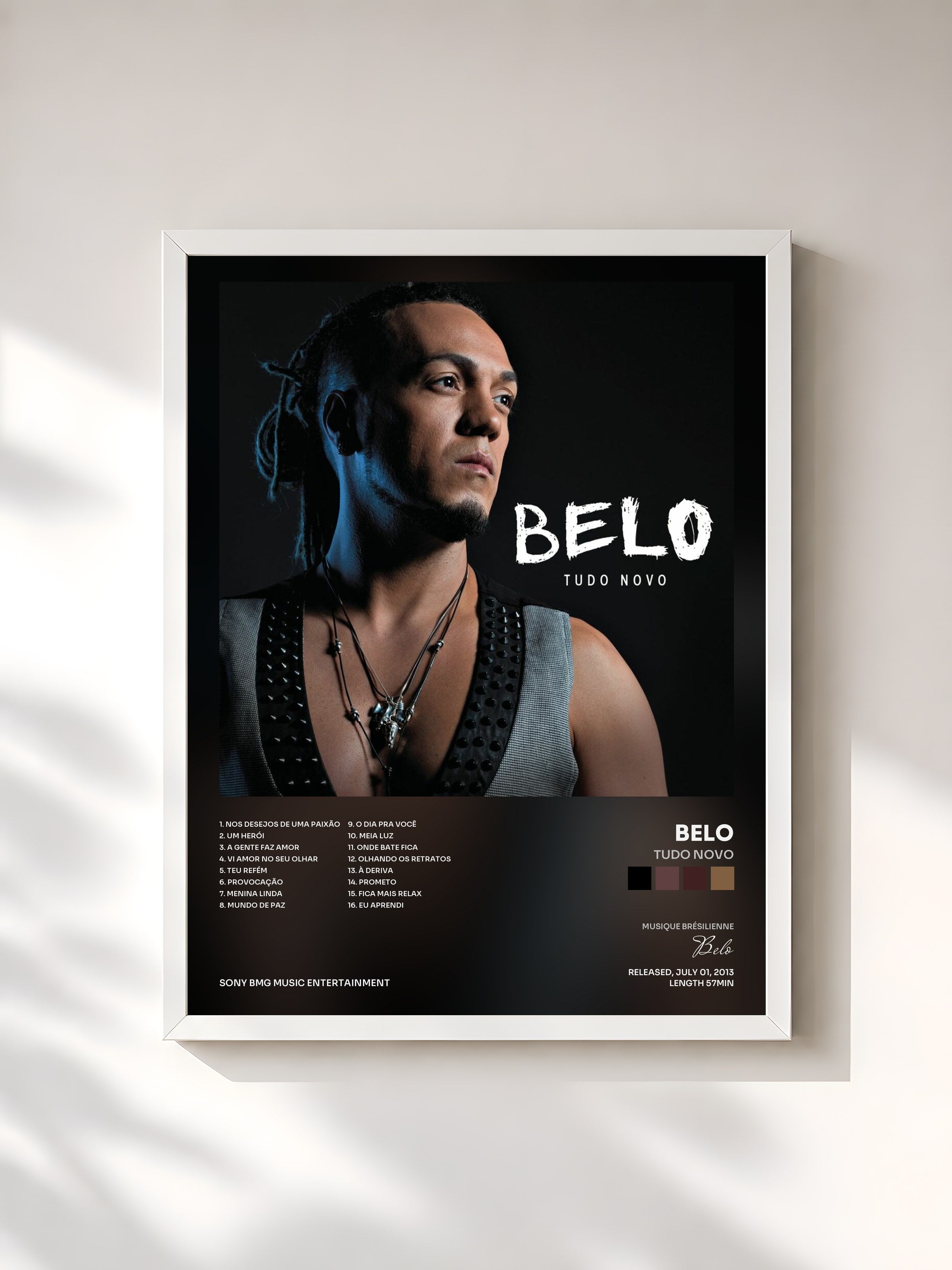#blanc Tableau de l'album Tudo Novo de Belo, cadre blanc, imprimé et encadré en France