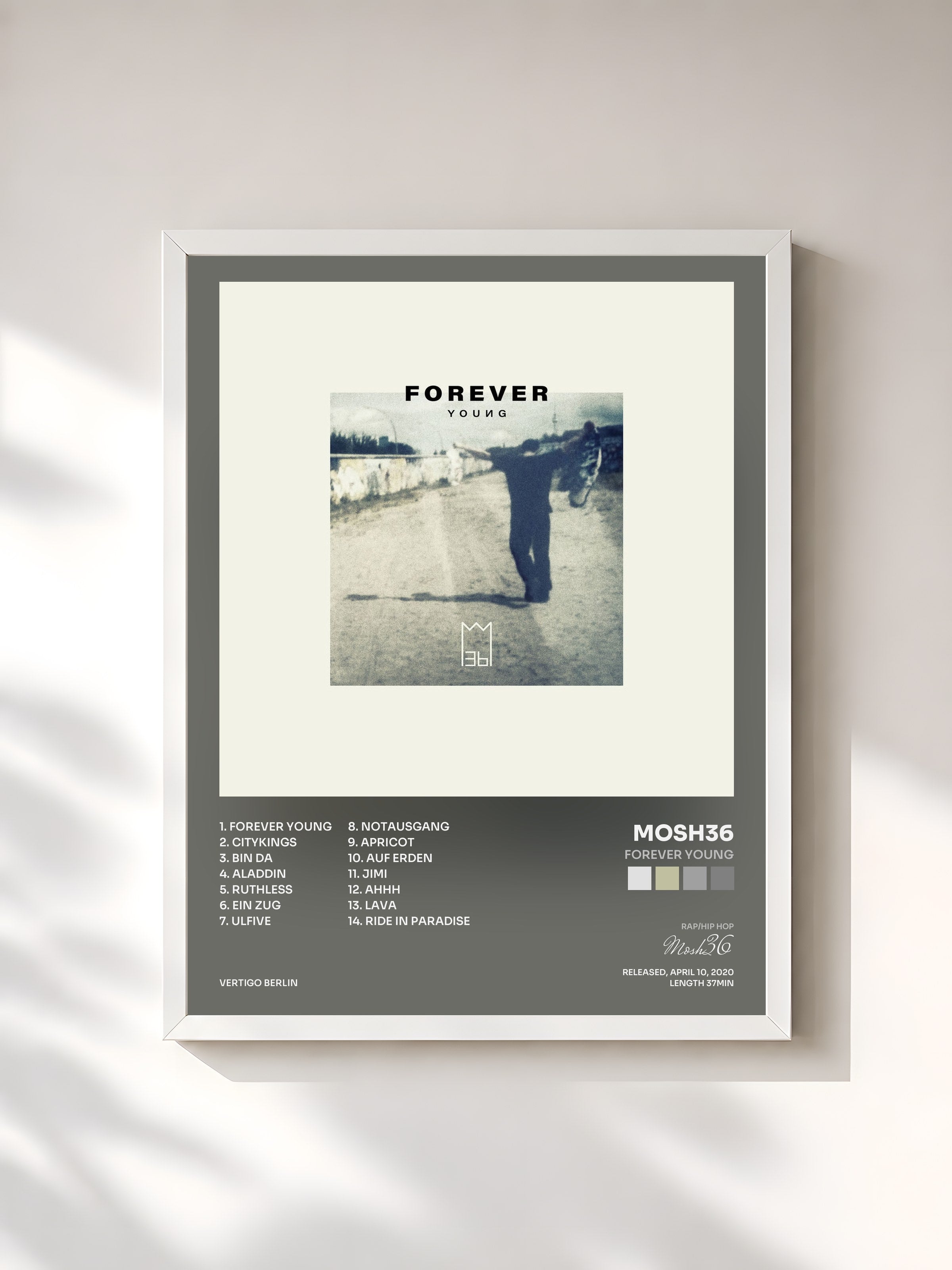 #blanc Tableau de l'album Forever Young de Mosh36, cadre blanc, imprimé et encadré en France