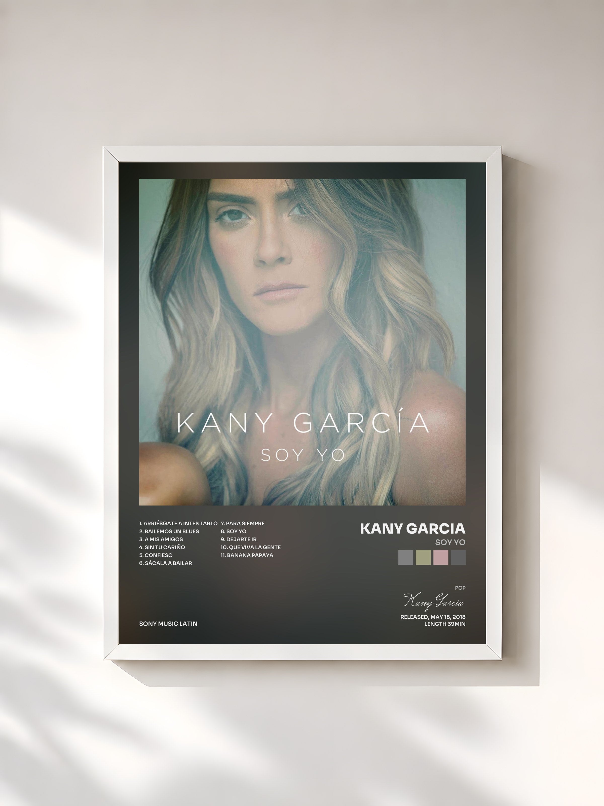#blanc Tableau de l'album Soy Yo de Kany Garcia, cadre blanc, imprimé et encadré en France