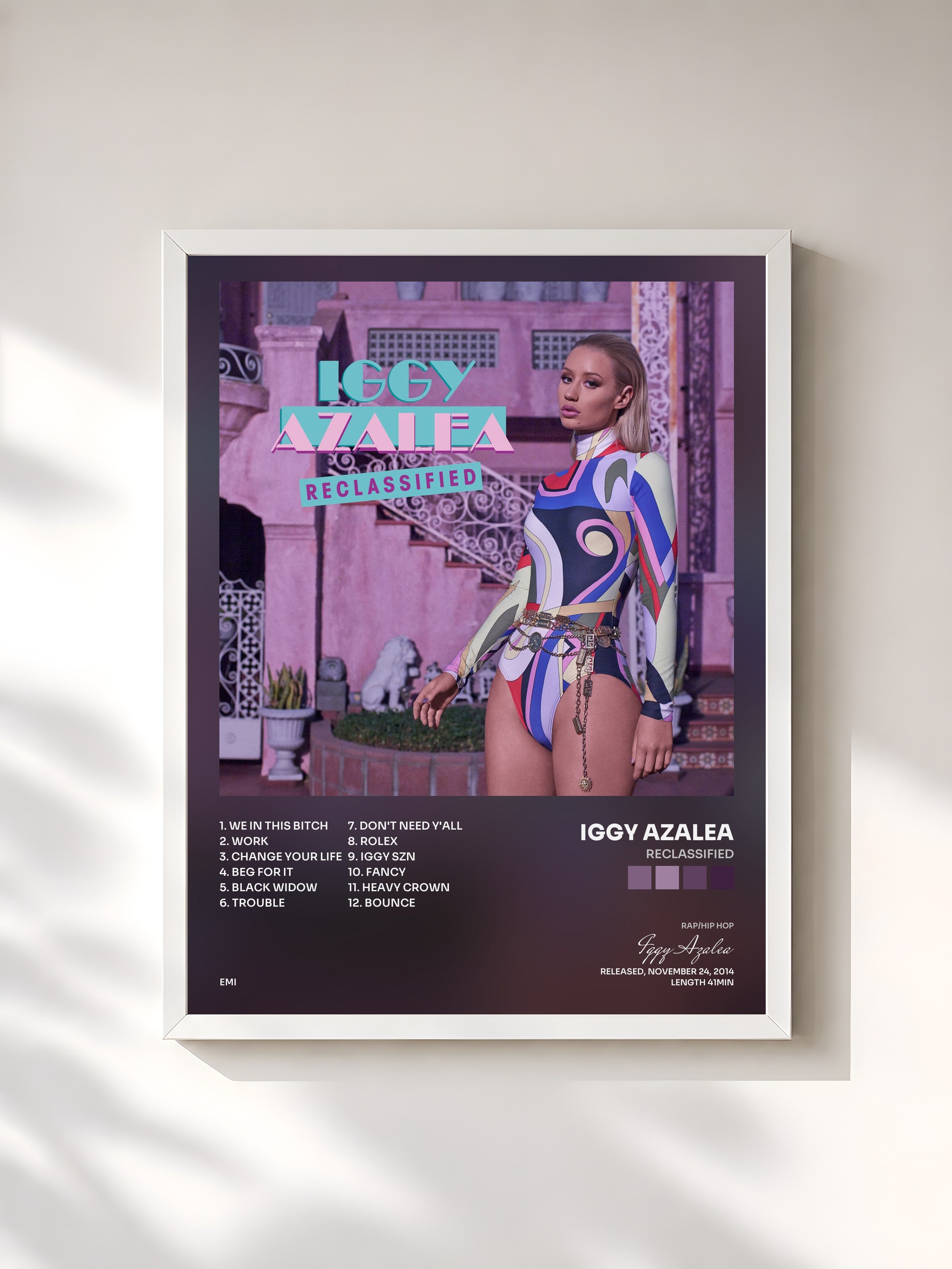 #blanc Tableau de l'album Reclassified de Iggy Azalea, cadre blanc, imprimé et encadré en France