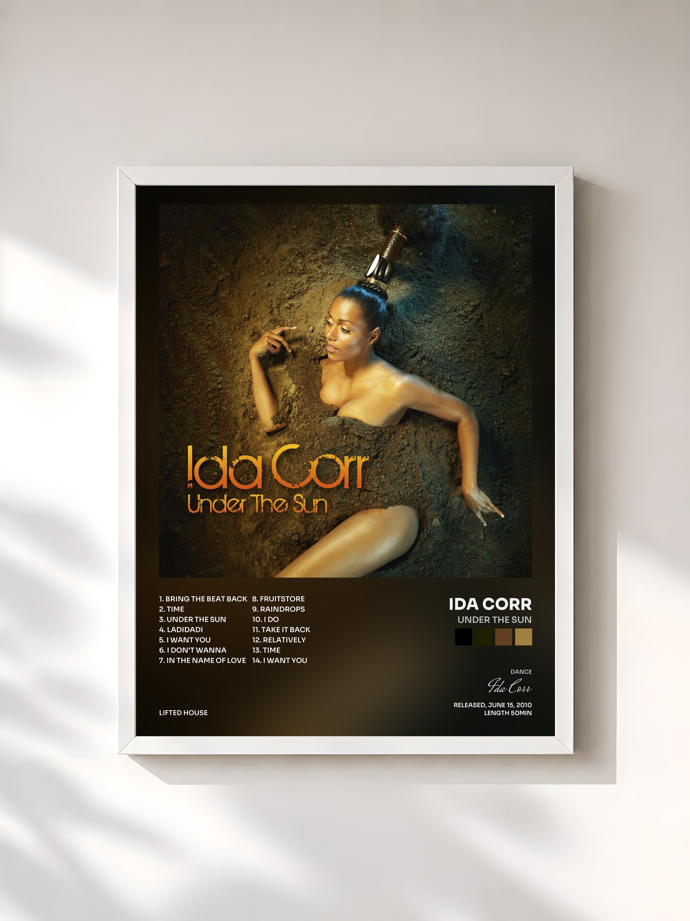 #blanc Tableau de l'album Under the Sun de Ida Corr, cadre blanc, imprimé et encadré en France