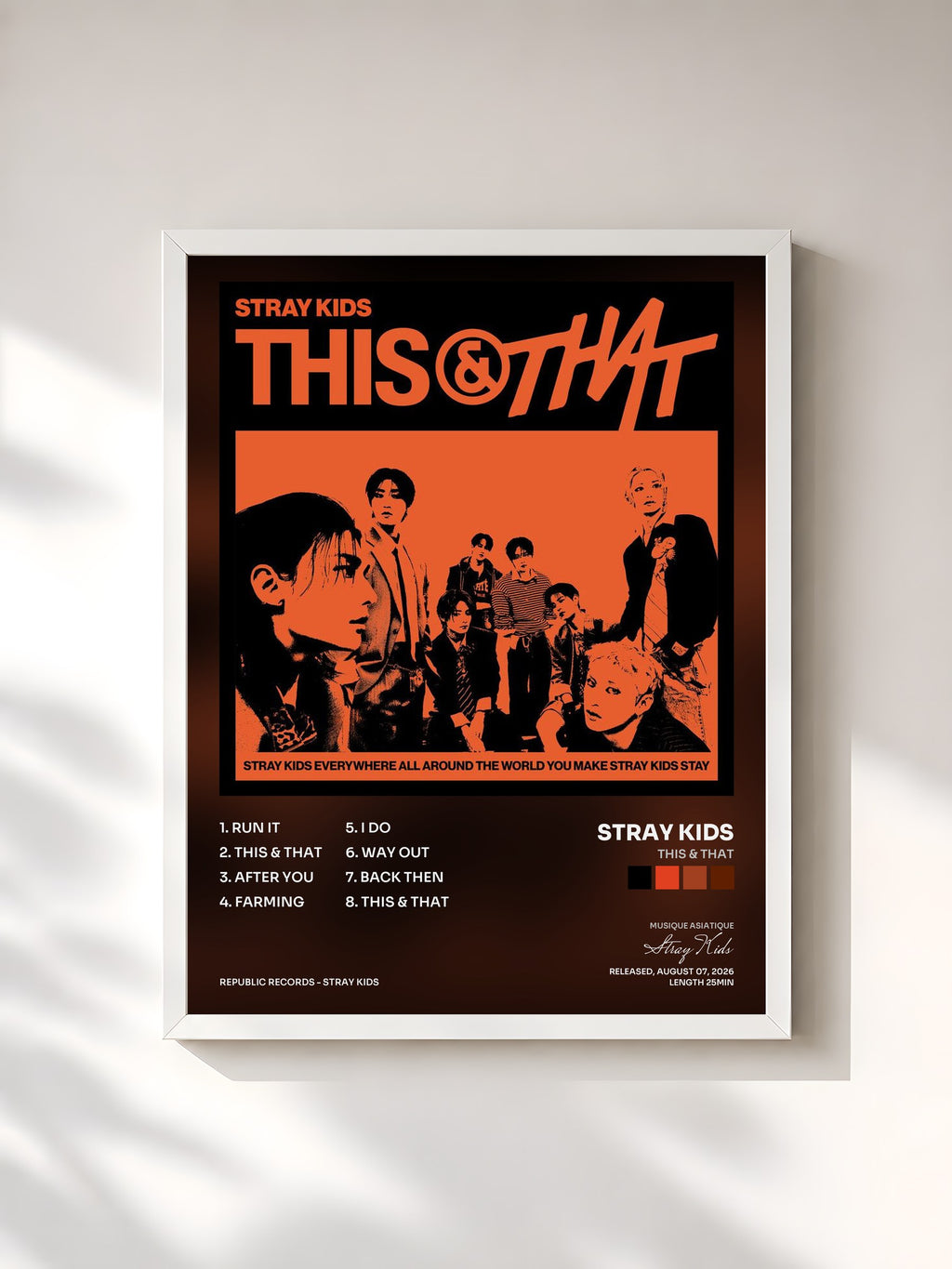 #blanc Tableau de l'album THIS & THAT de Stray Kids, cadre blanc, imprimé et encadré en France