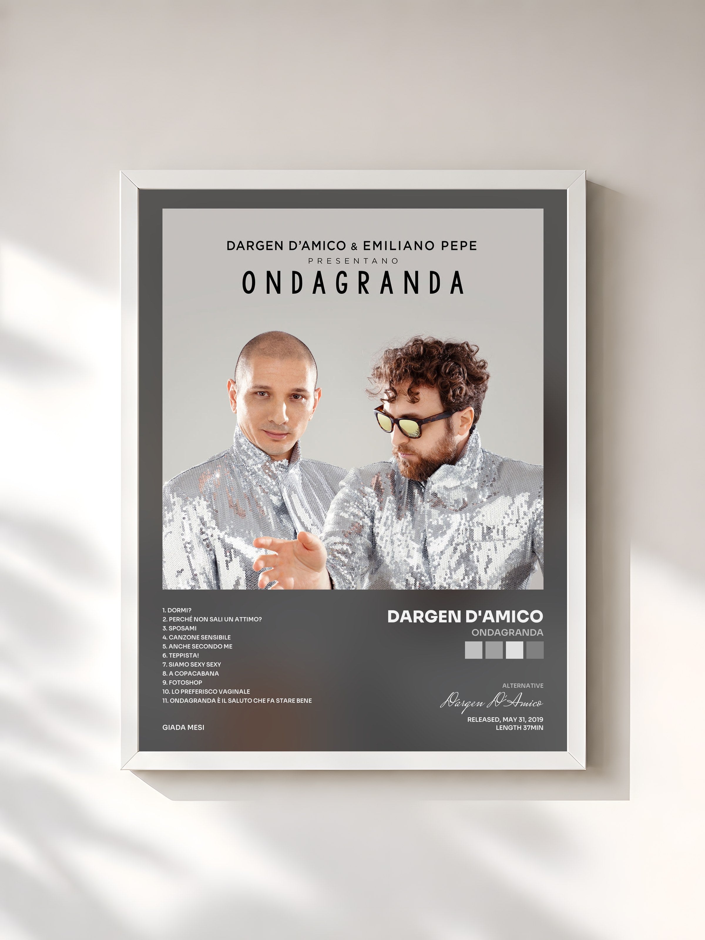 #blanc Tableau de l'album ONDAGRANDA de Dargen D'Amico, cadre blanc, imprimé et encadré en France