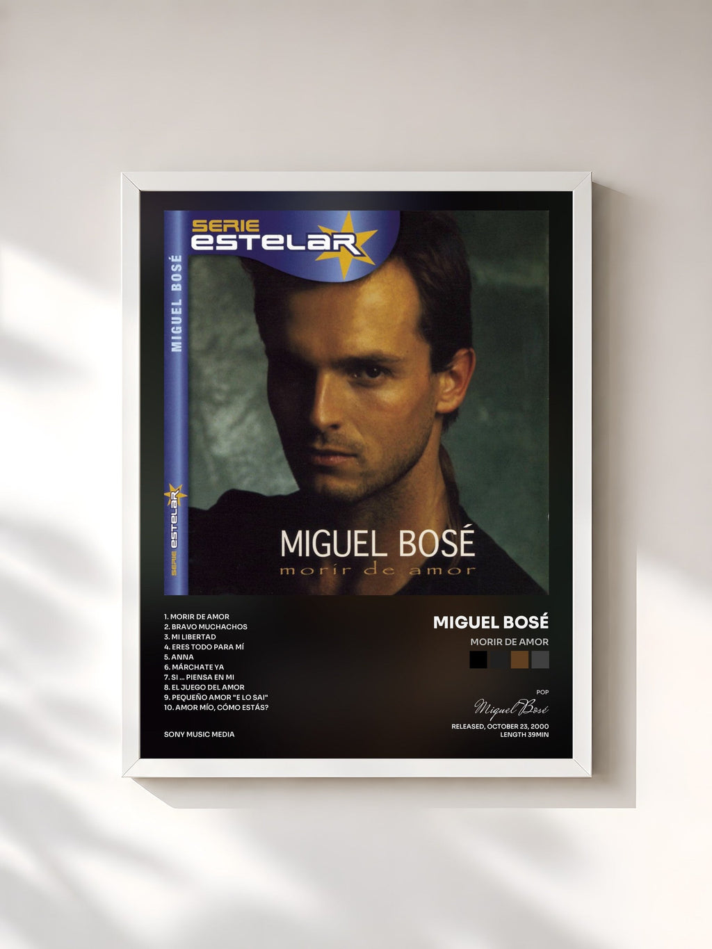 #blanc Morir De Amor di Miguel Bosé in stampa incorniciata, cornice bianca, stampata e incorniciata in Francia
