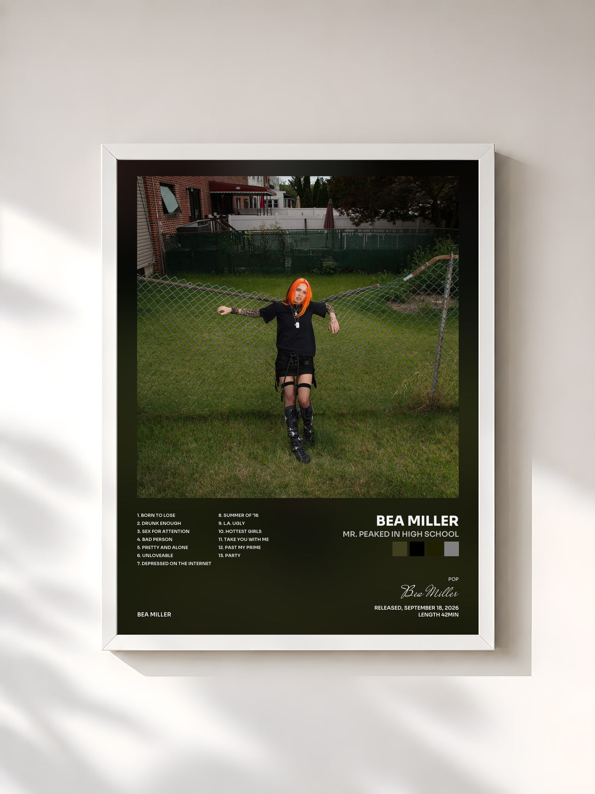#blanc Tableau de l'album Mr. Peaked In High School de Bea Miller, cadre blanc, imprimé et encadré en France