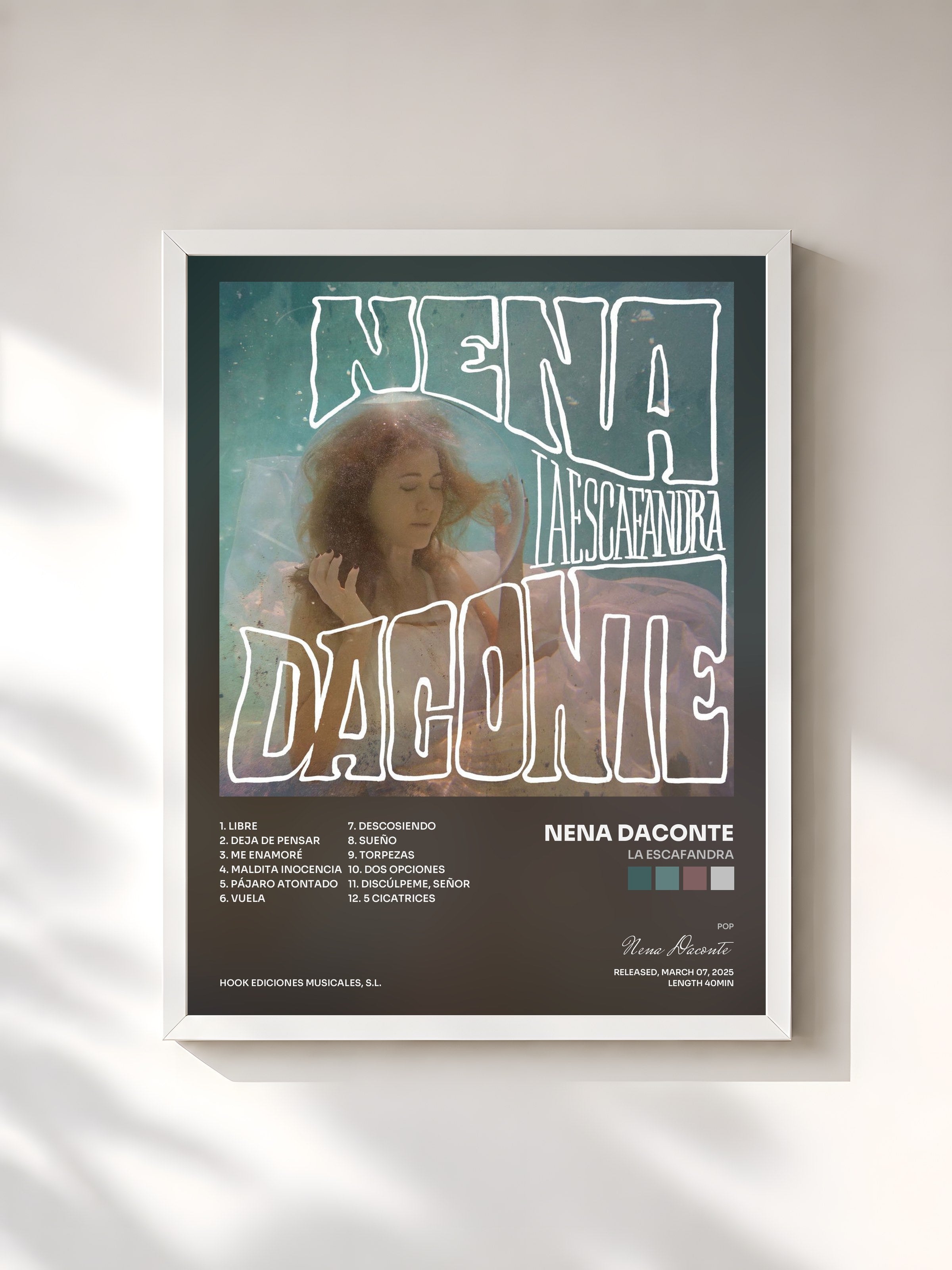 #blanc Tableau de l'album La Escafandra de Nena Daconte, cadre blanc, imprimé et encadré en France