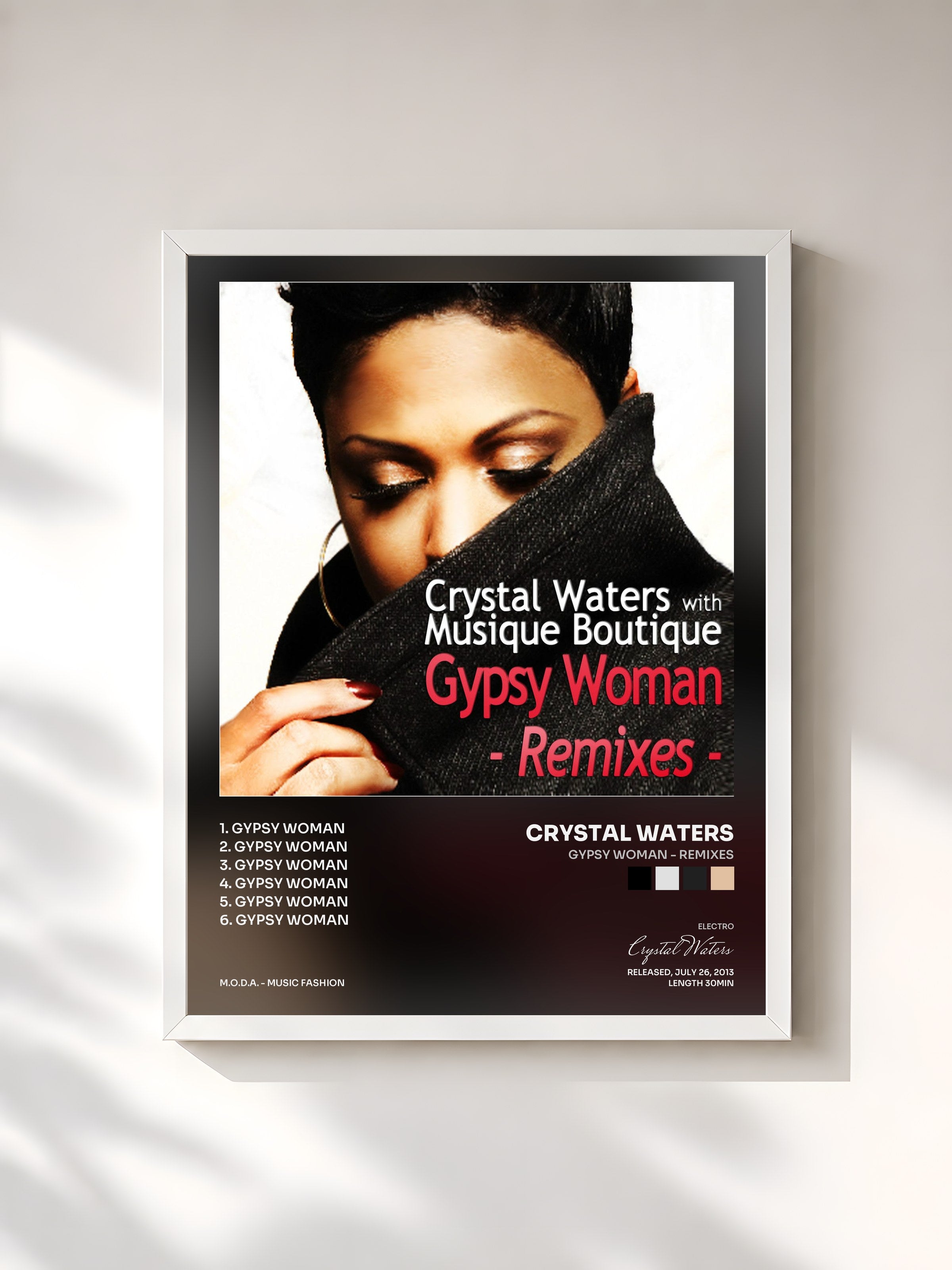 #blanc Tableau de l'album Gypsy Woman - Remixes de Crystal Waters, cadre blanc, imprimé et encadré en France
