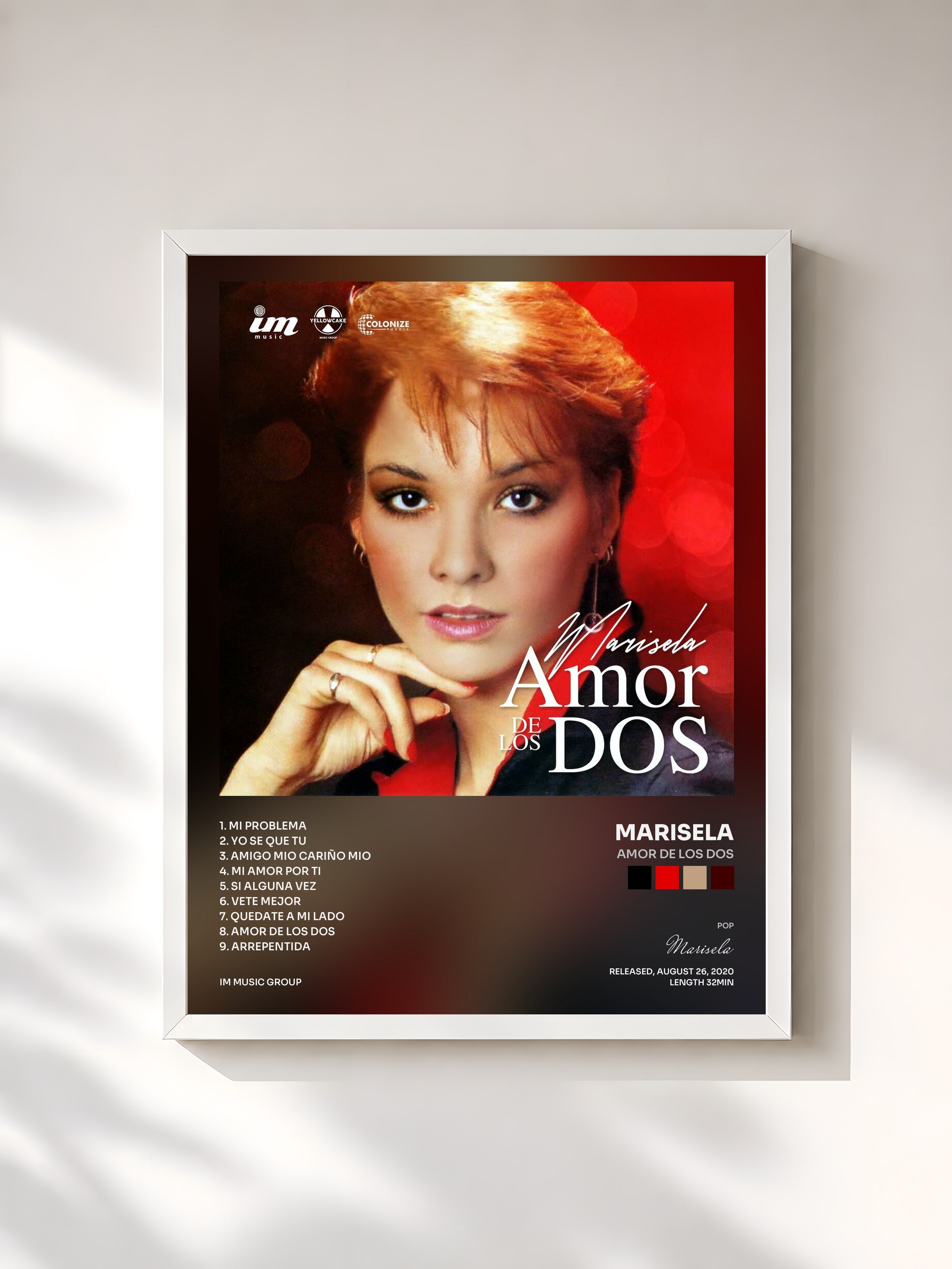 #blanc Tableau de l'album Amor de Los Dos de Marisela, cadre blanc, imprimé et encadré en France