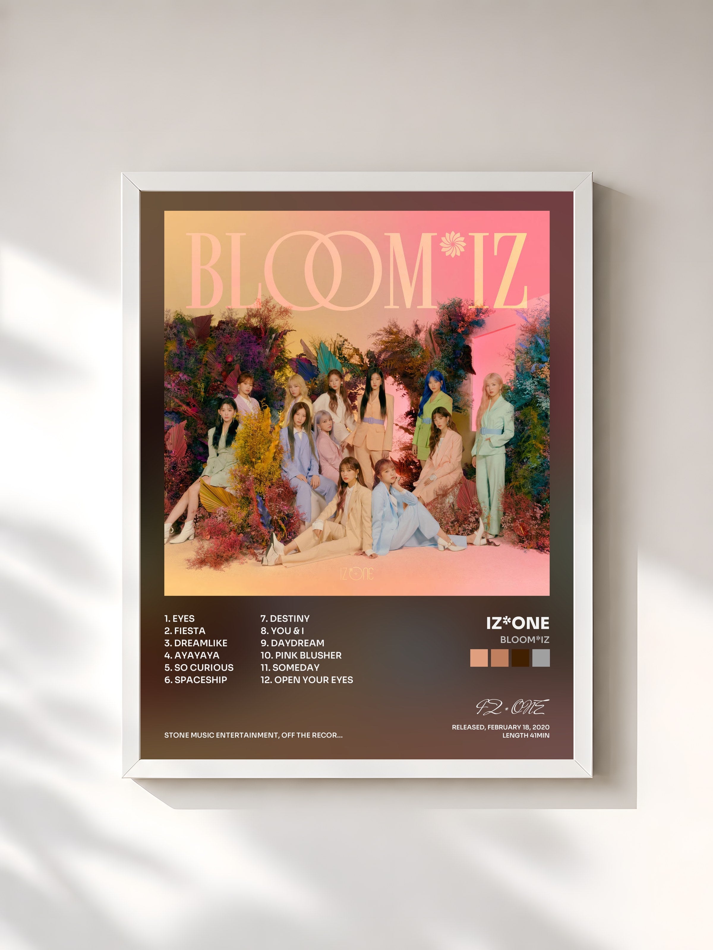 #blanc Tableau de l'album BLOOM*IZ de IZ*ONE, cadre blanc, imprimé et encadré en France
