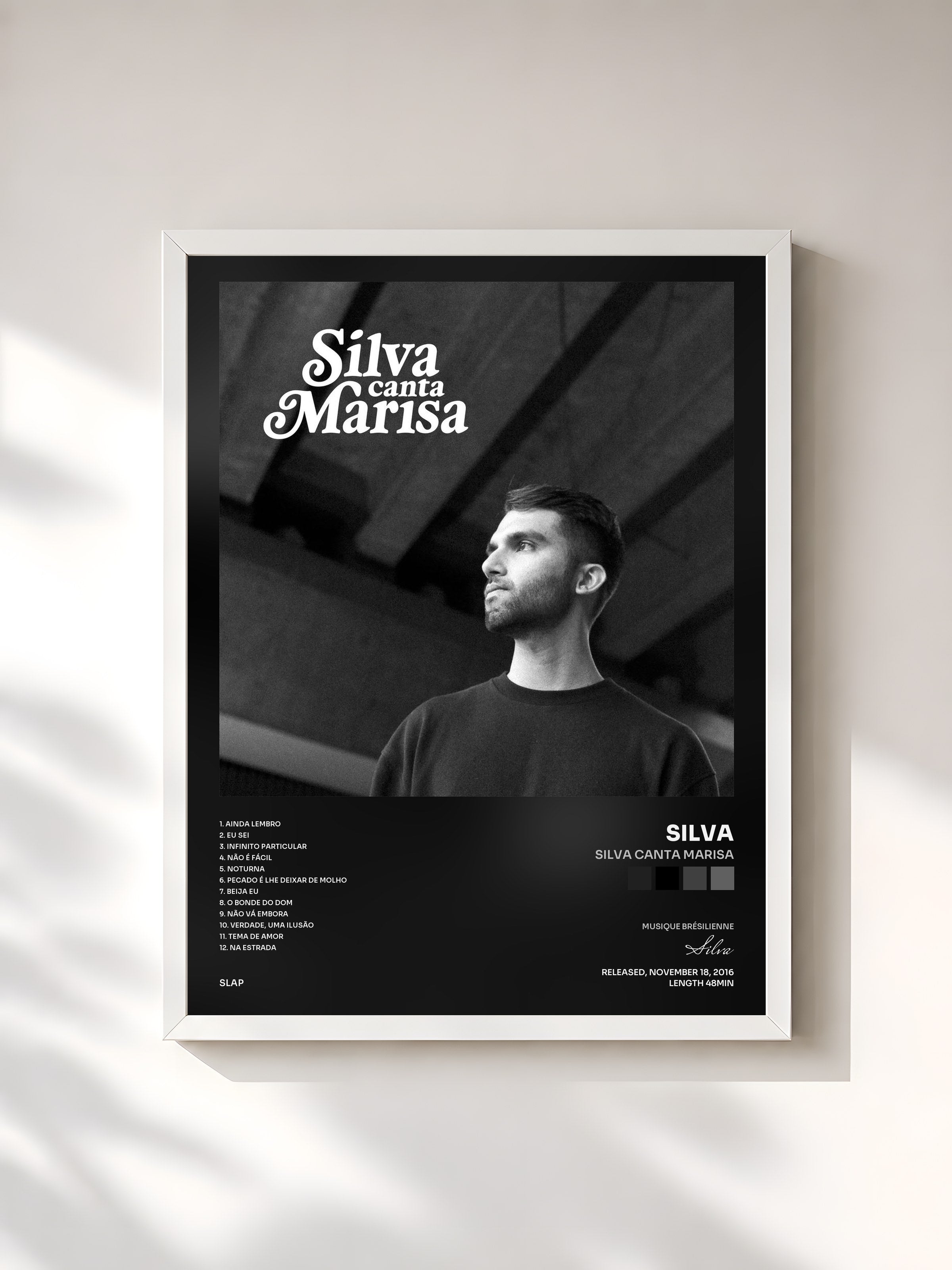 #blanc Tableau de l'album Silva Canta Marisa de Silva, cadre blanc, imprimé et encadré en France