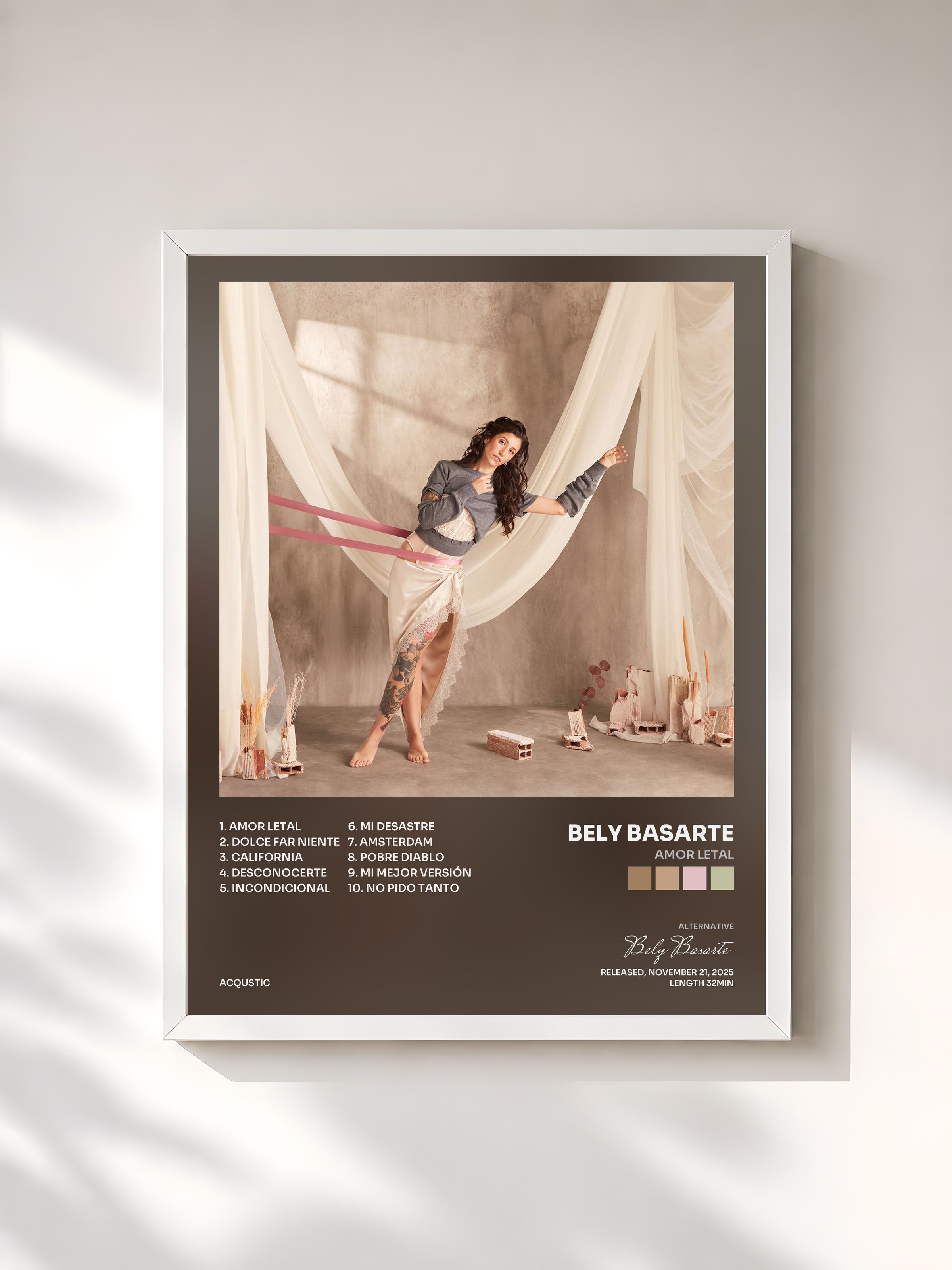 #blanc Tableau de l'album Amor letal de Bely Basarte, cadre blanc, imprimé et encadré en France